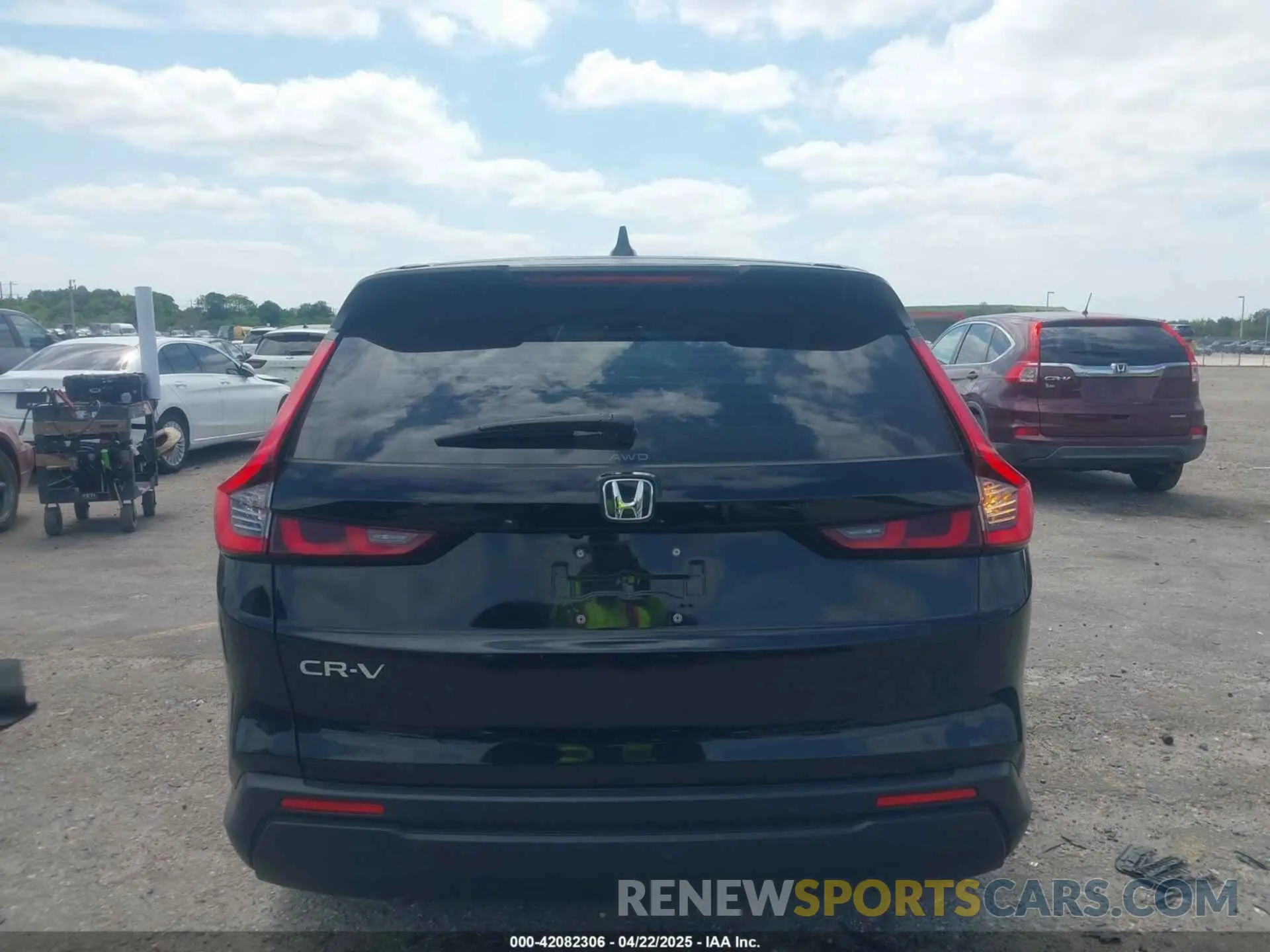 17 Photograph of a damaged car 7FARS4H26PE020607 HONDA CR-V 2023