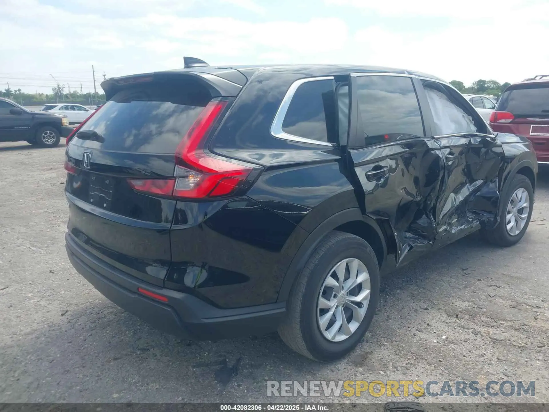 4 Photograph of a damaged car 7FARS4H26PE020607 HONDA CR-V 2023