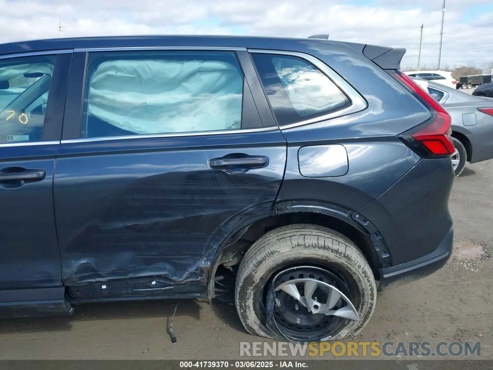 6 Photograph of a damaged car 7FARS4H27PE018848 HONDA CR-V 2023