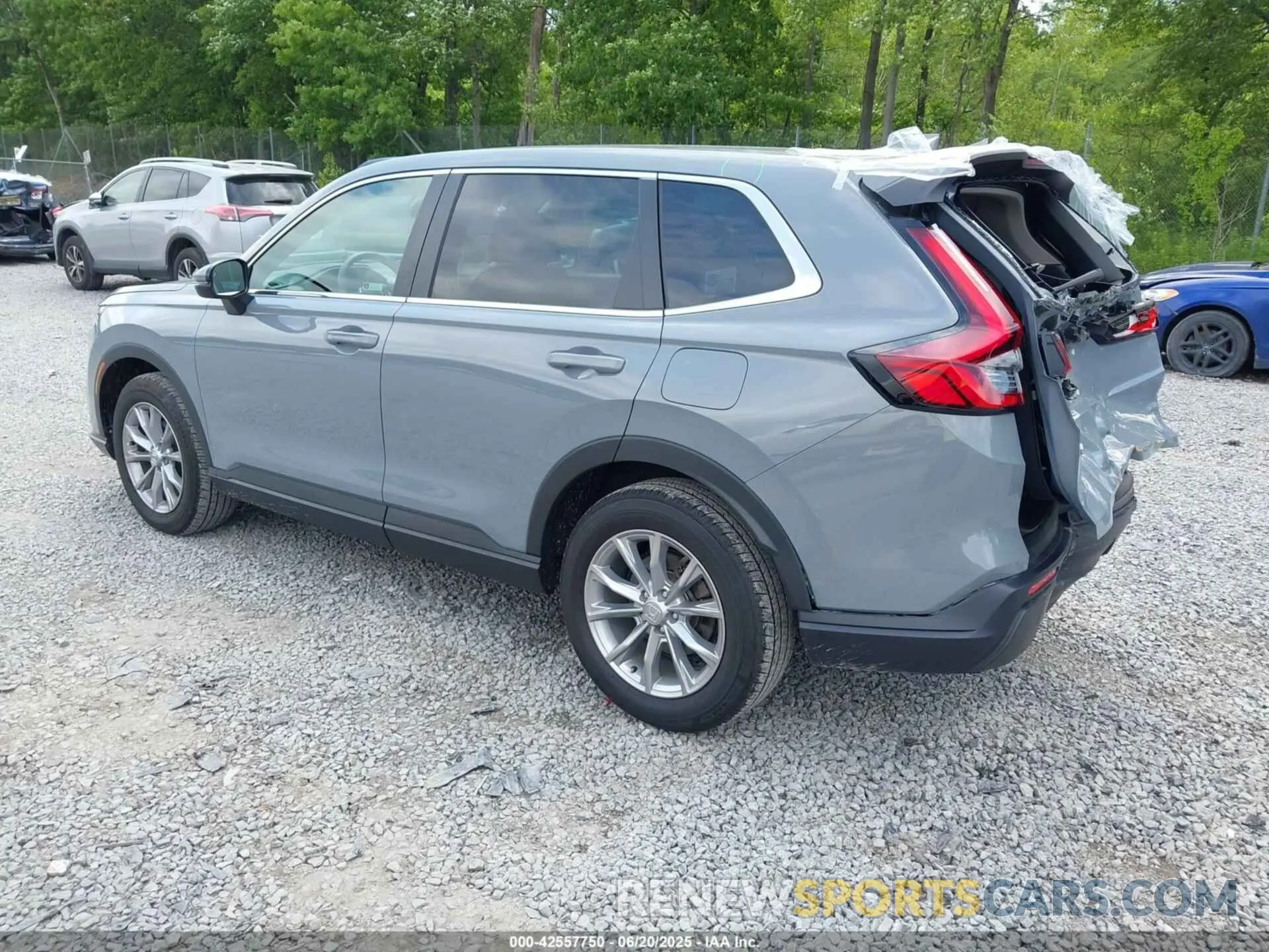 3 Photograph of a damaged car 7FARS4H44PE013544 HONDA CR-V 2023