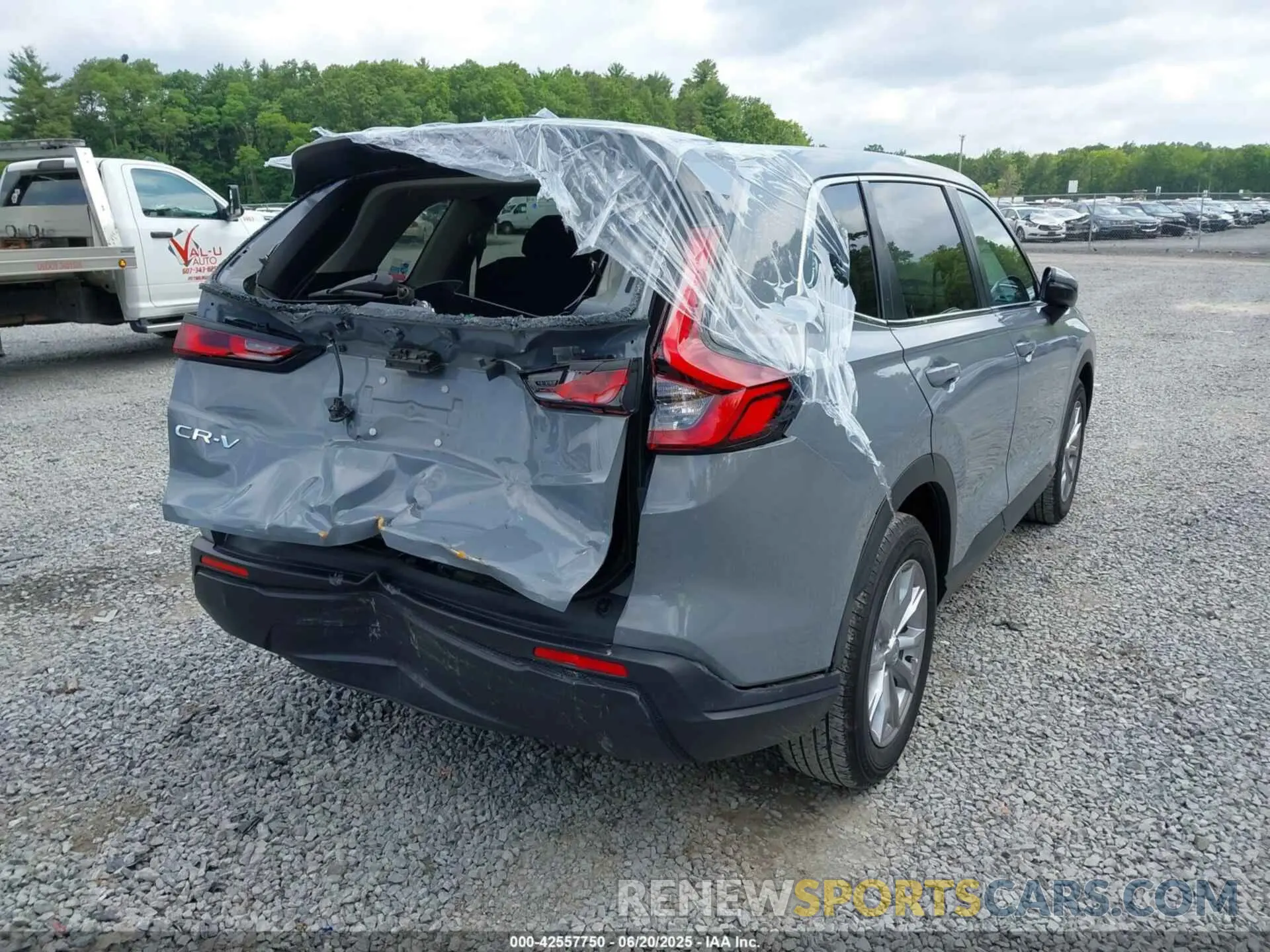 6 Photograph of a damaged car 7FARS4H44PE013544 HONDA CR-V 2023