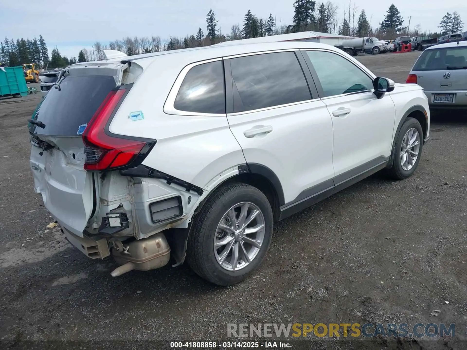 4 Photograph of a damaged car 7FARS4H45PE017392 HONDA CR-V 2023