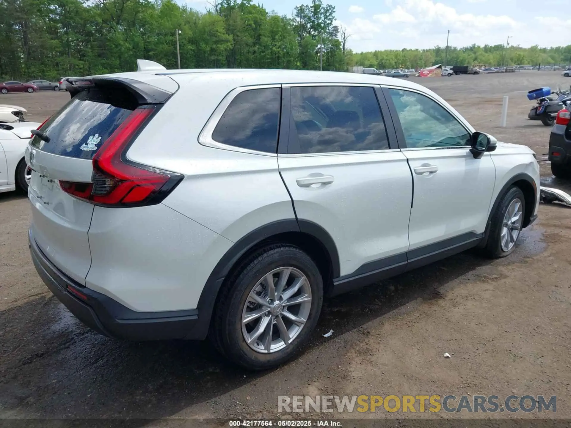 4 Photograph of a damaged car 7FARS4H72PE020132 HONDA CR-V 2023