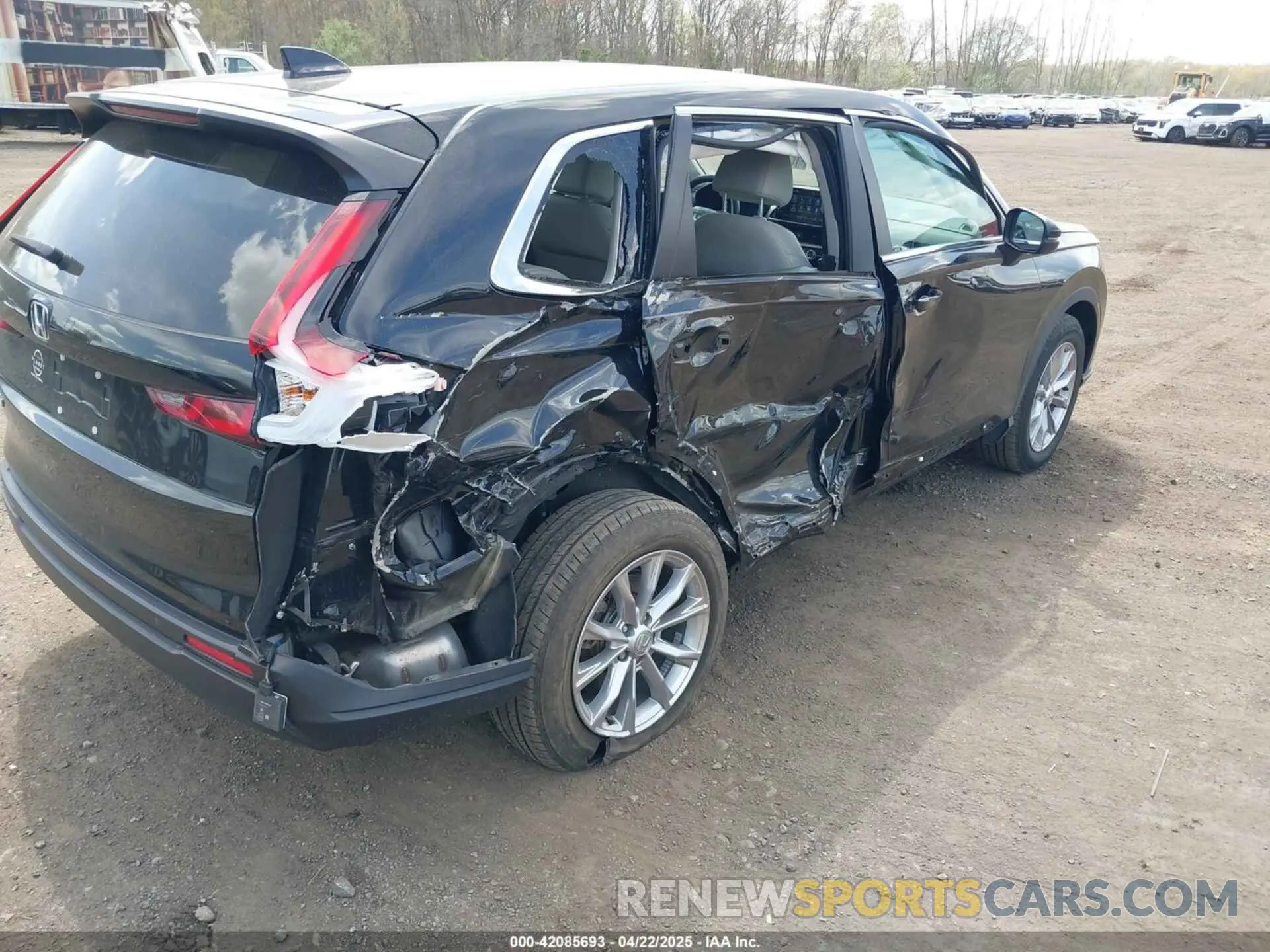 4 Photograph of a damaged car 7FARS4H73PE001489 HONDA CR-V 2023