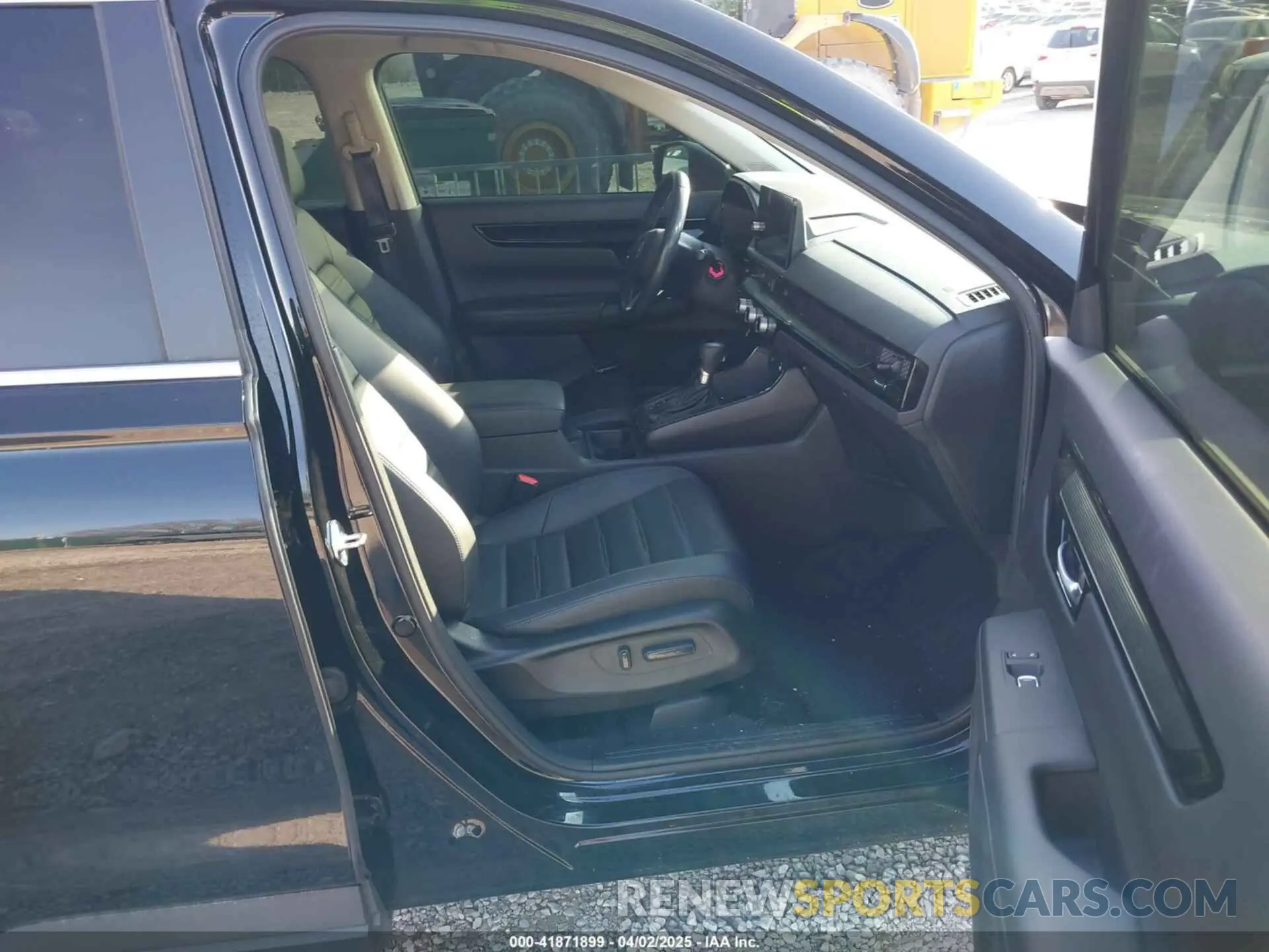 5 Photograph of a damaged car 7FARS4H75PE004054 HONDA CR-V 2023