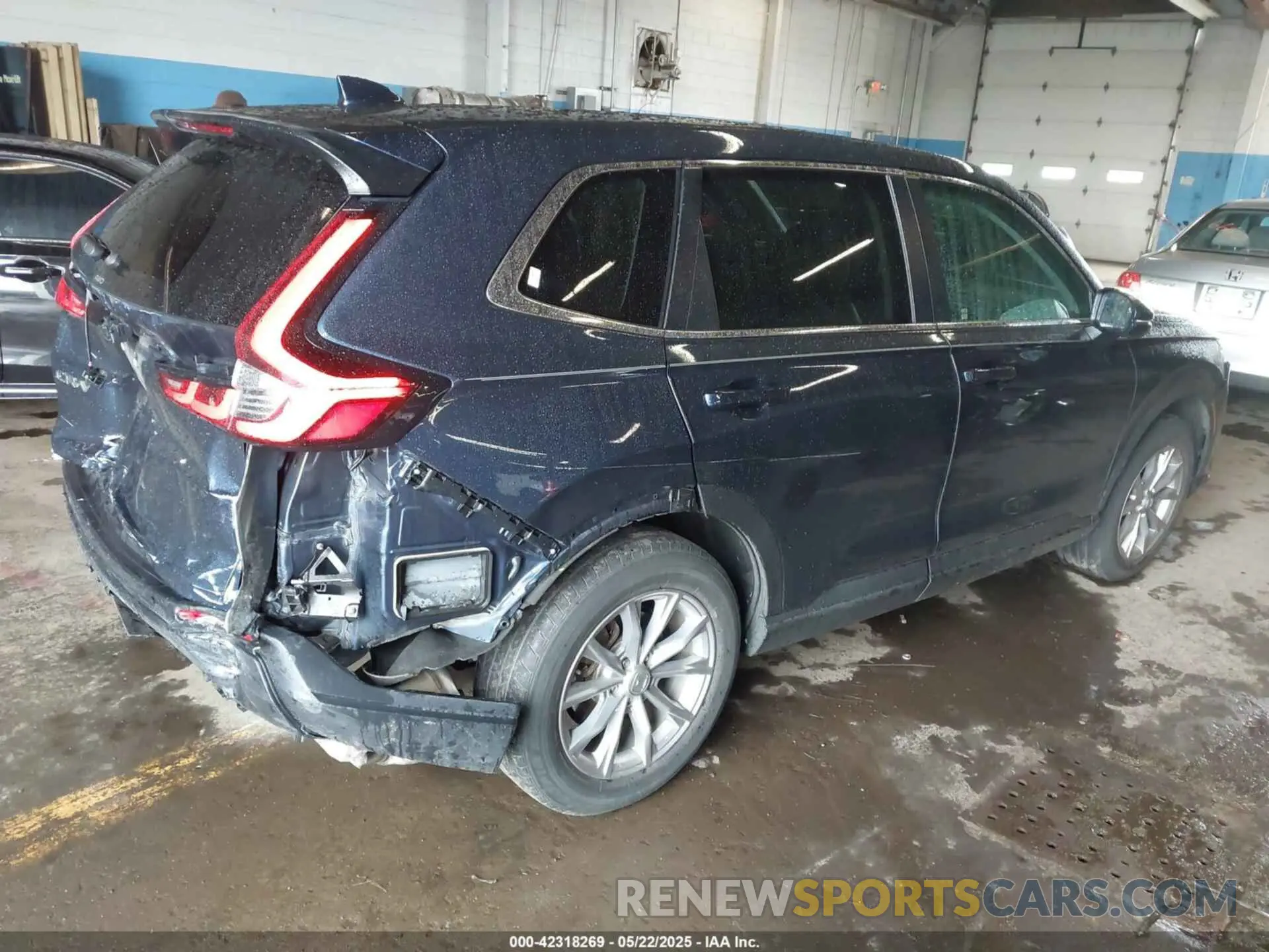 4 Photograph of a damaged car 7FARS4H77PE006906 HONDA CR-V 2023