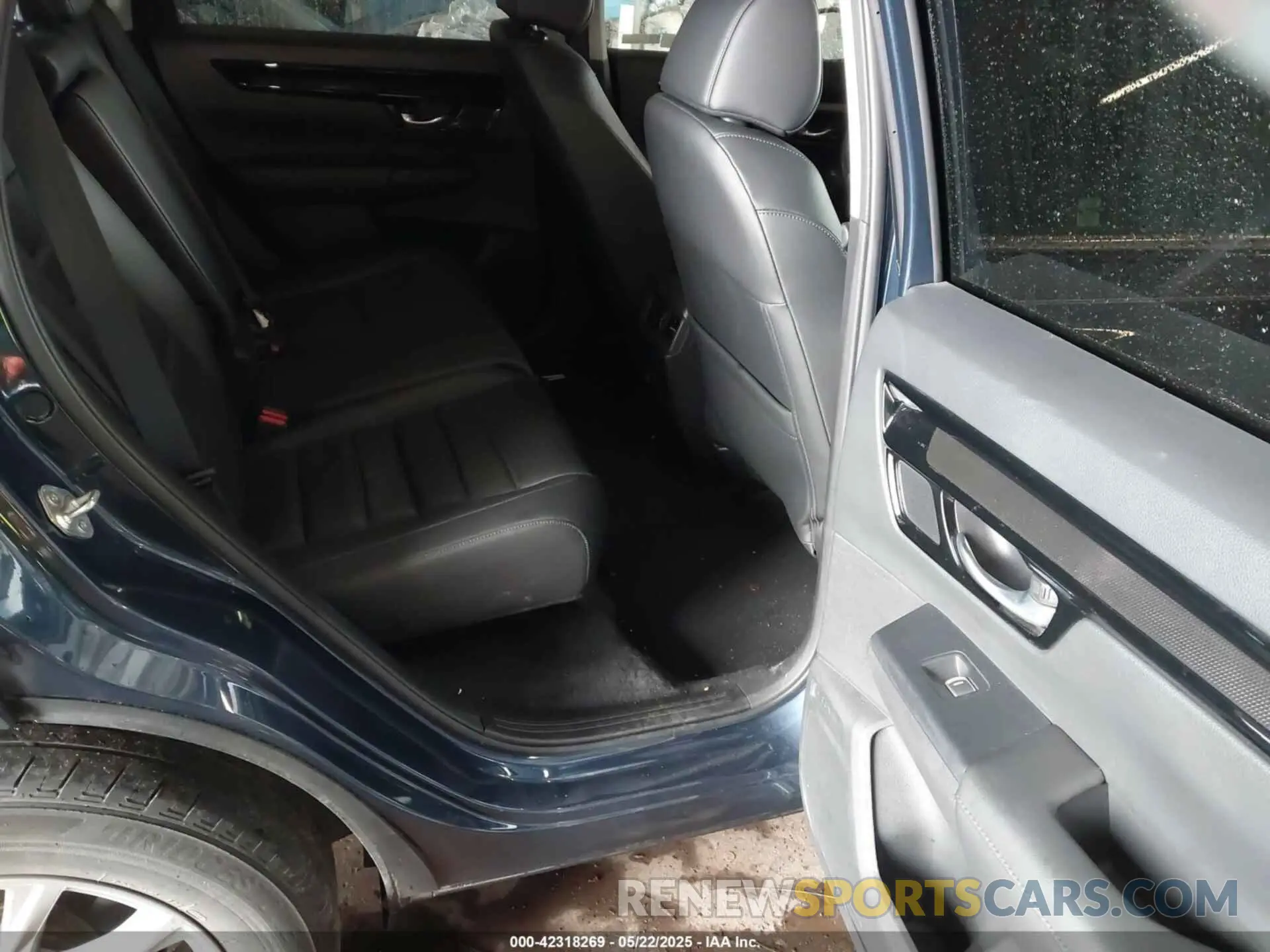 8 Photograph of a damaged car 7FARS4H77PE006906 HONDA CR-V 2023