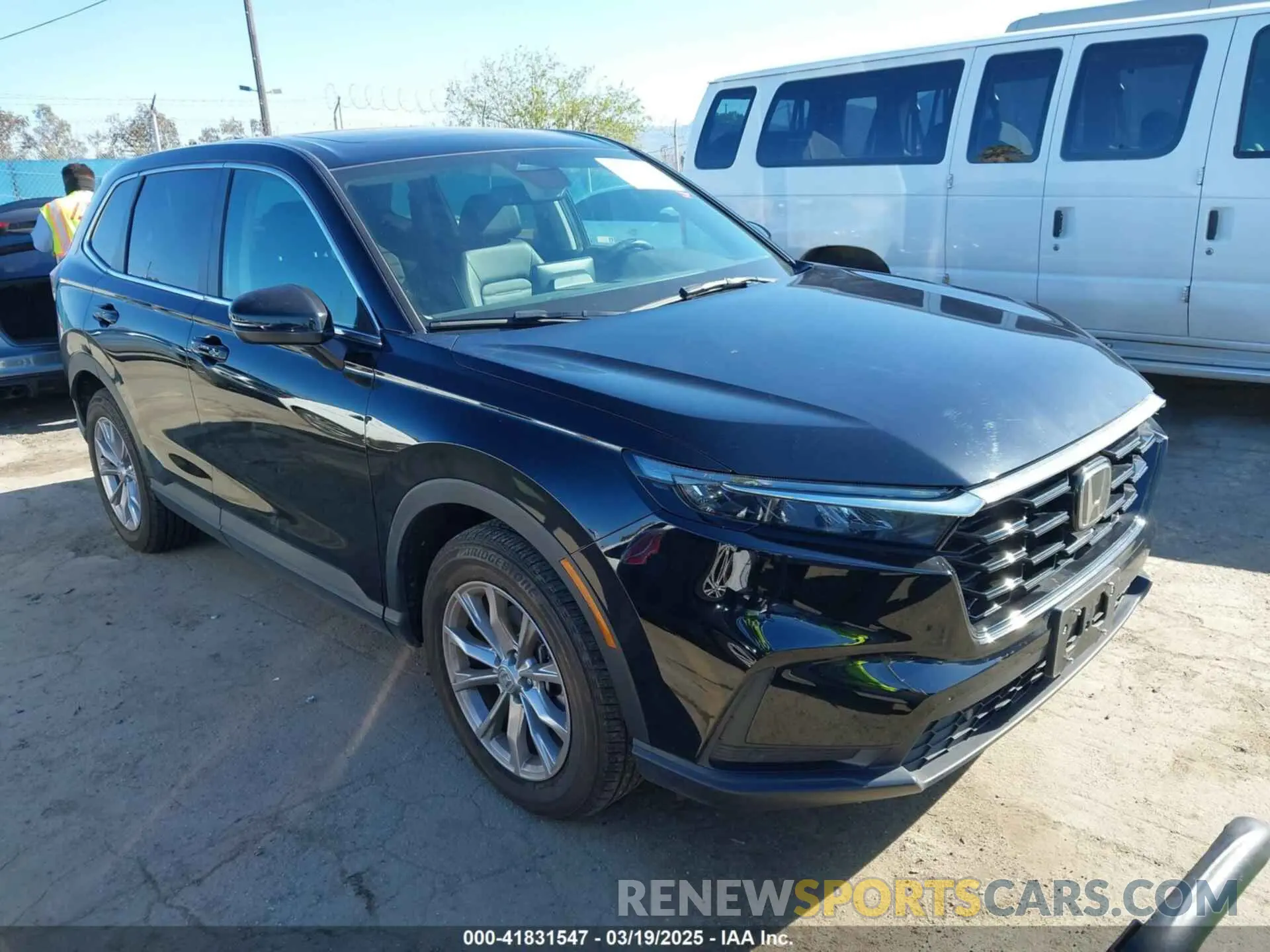 1 Photograph of a damaged car 7FARS4H79PE023741 HONDA CR-V 2023