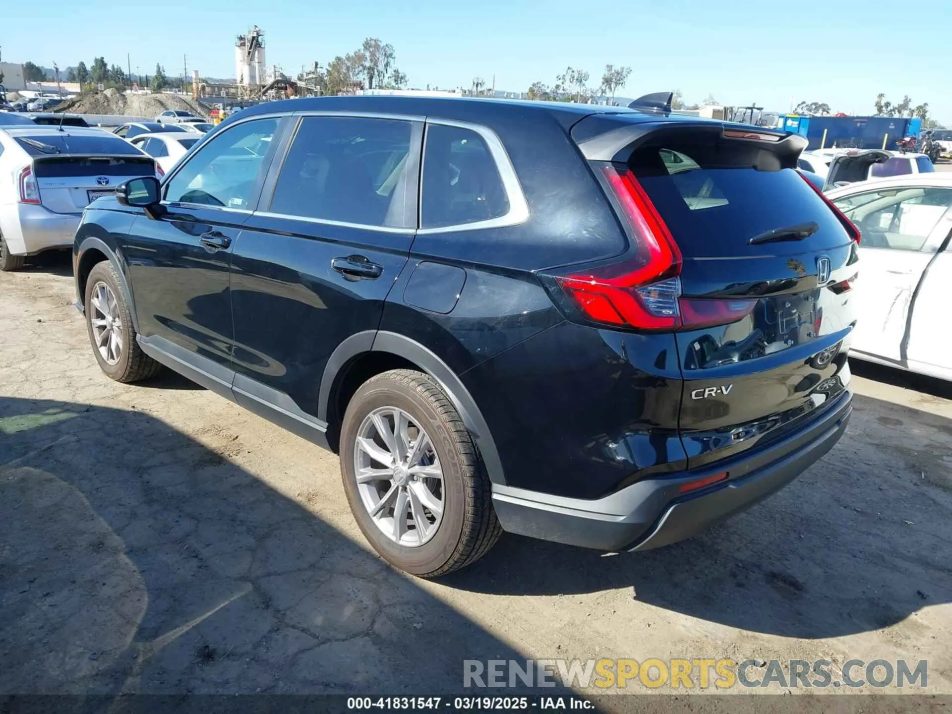 3 Photograph of a damaged car 7FARS4H79PE023741 HONDA CR-V 2023