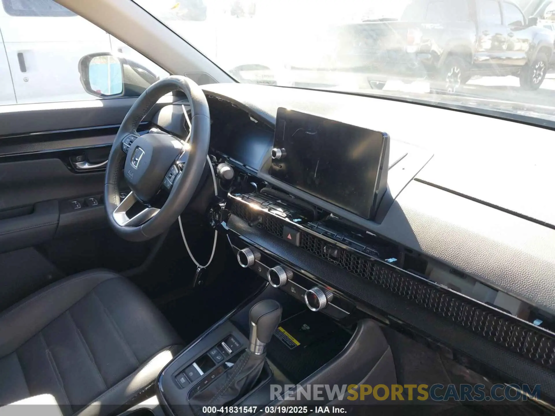 6 Photograph of a damaged car 7FARS4H79PE023741 HONDA CR-V 2023