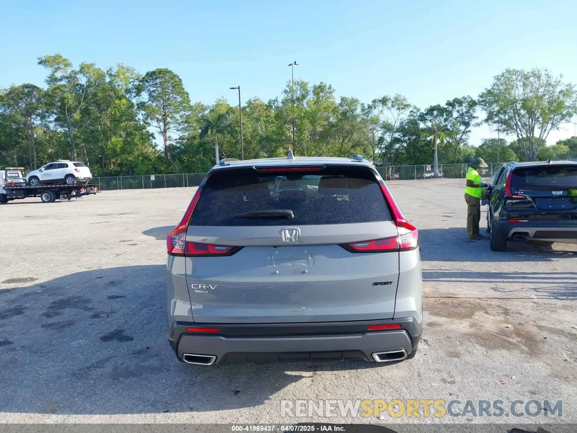 16 Photograph of a damaged car 7FARS5H53PE002422 HONDA CR-V 2023