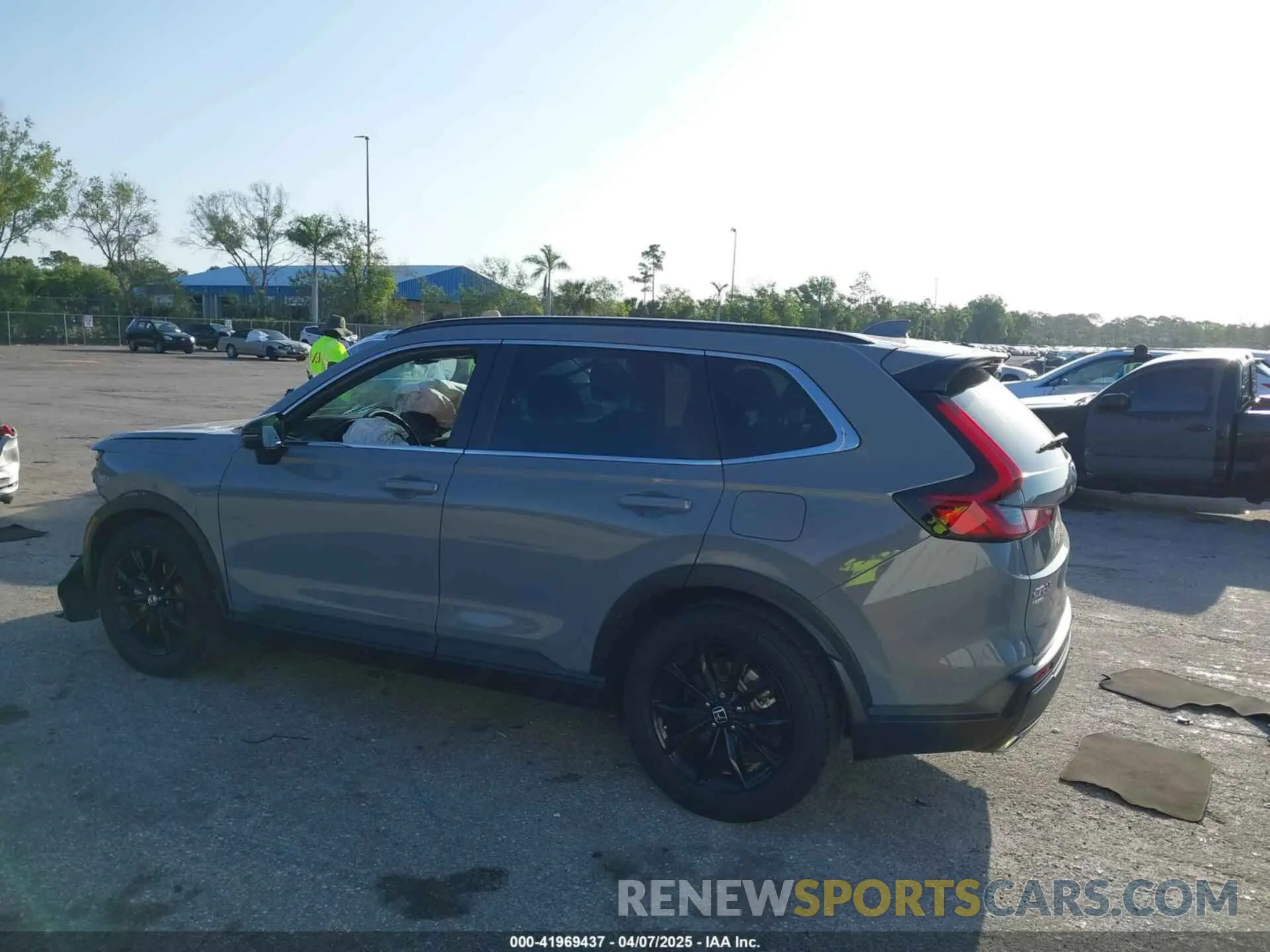 3 Photograph of a damaged car 7FARS5H53PE002422 HONDA CR-V 2023