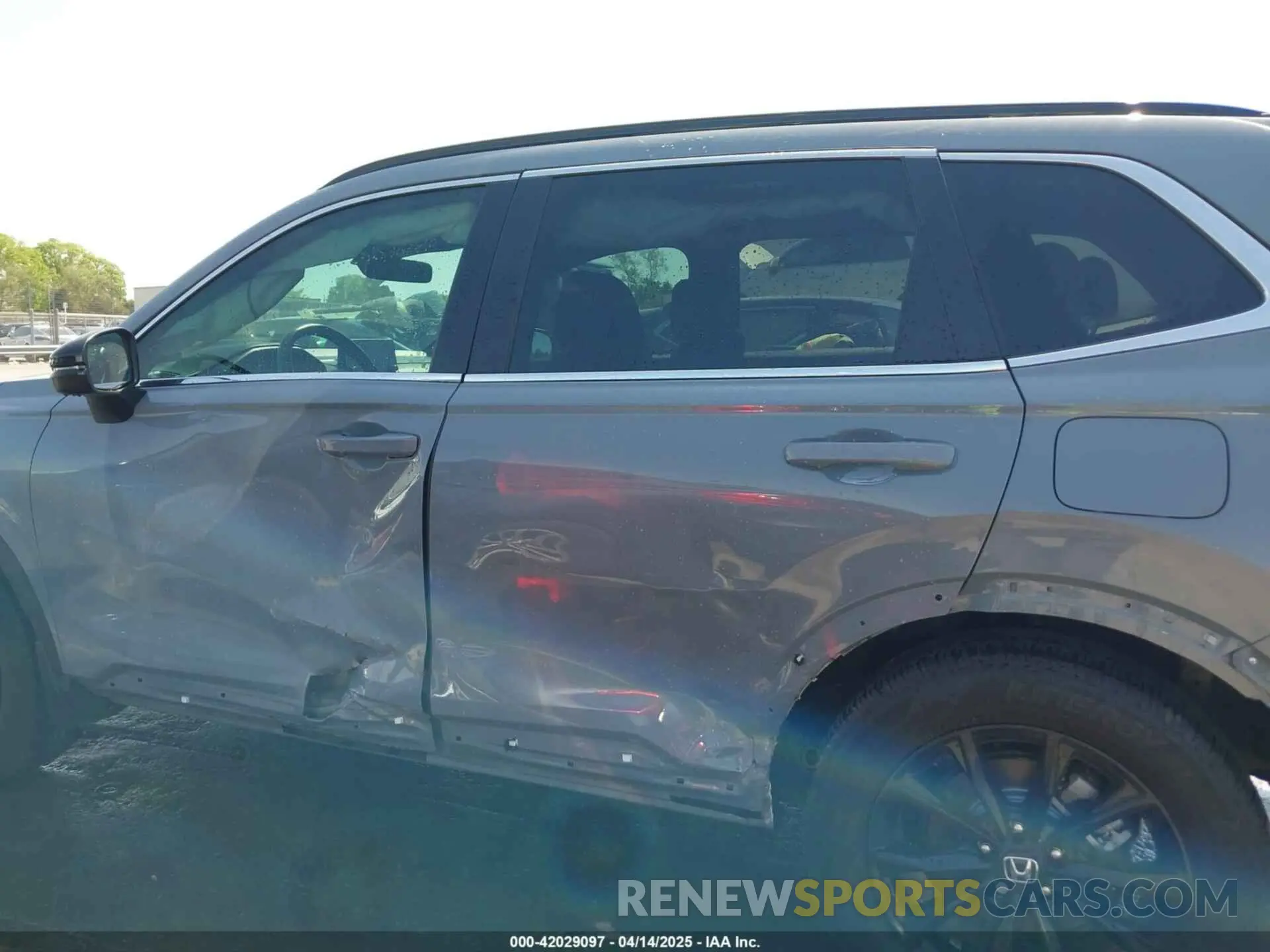 15 Photograph of a damaged car 7FARS5H54PE013381 HONDA CR-V 2023
