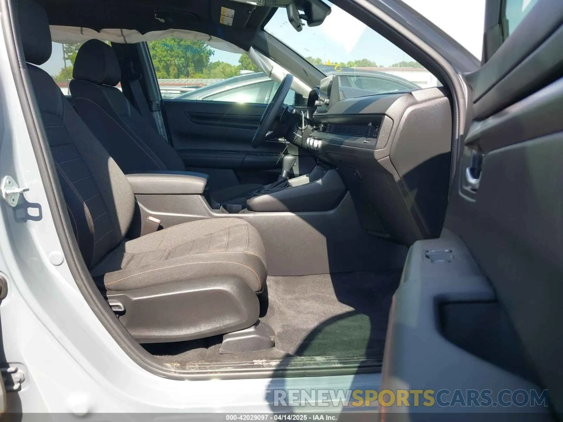 5 Photograph of a damaged car 7FARS5H54PE013381 HONDA CR-V 2023