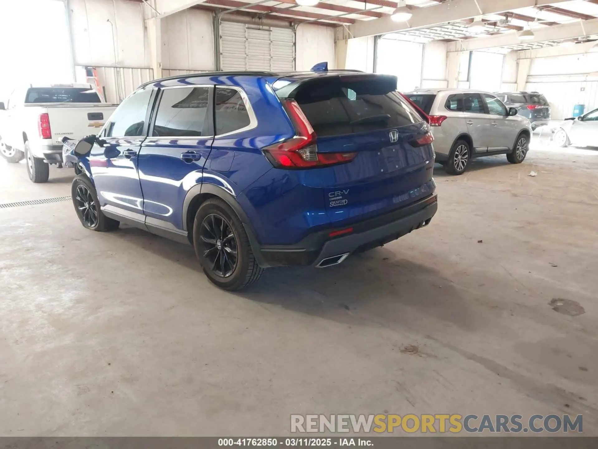 3 Photograph of a damaged car 7FARS6H5XPE031650 HONDA CR-V 2023