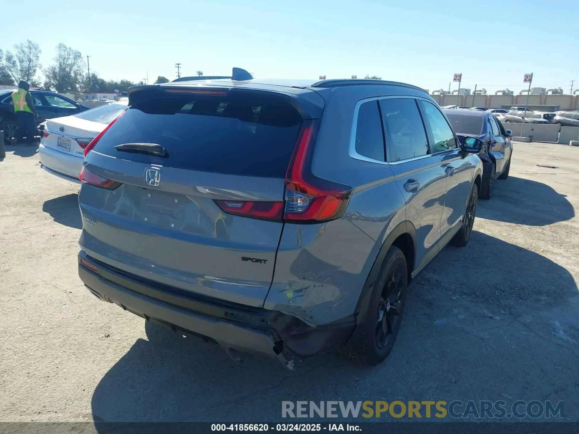 4 Photograph of a damaged car 7FARS6H5XPE033902 HONDA CR-V 2023