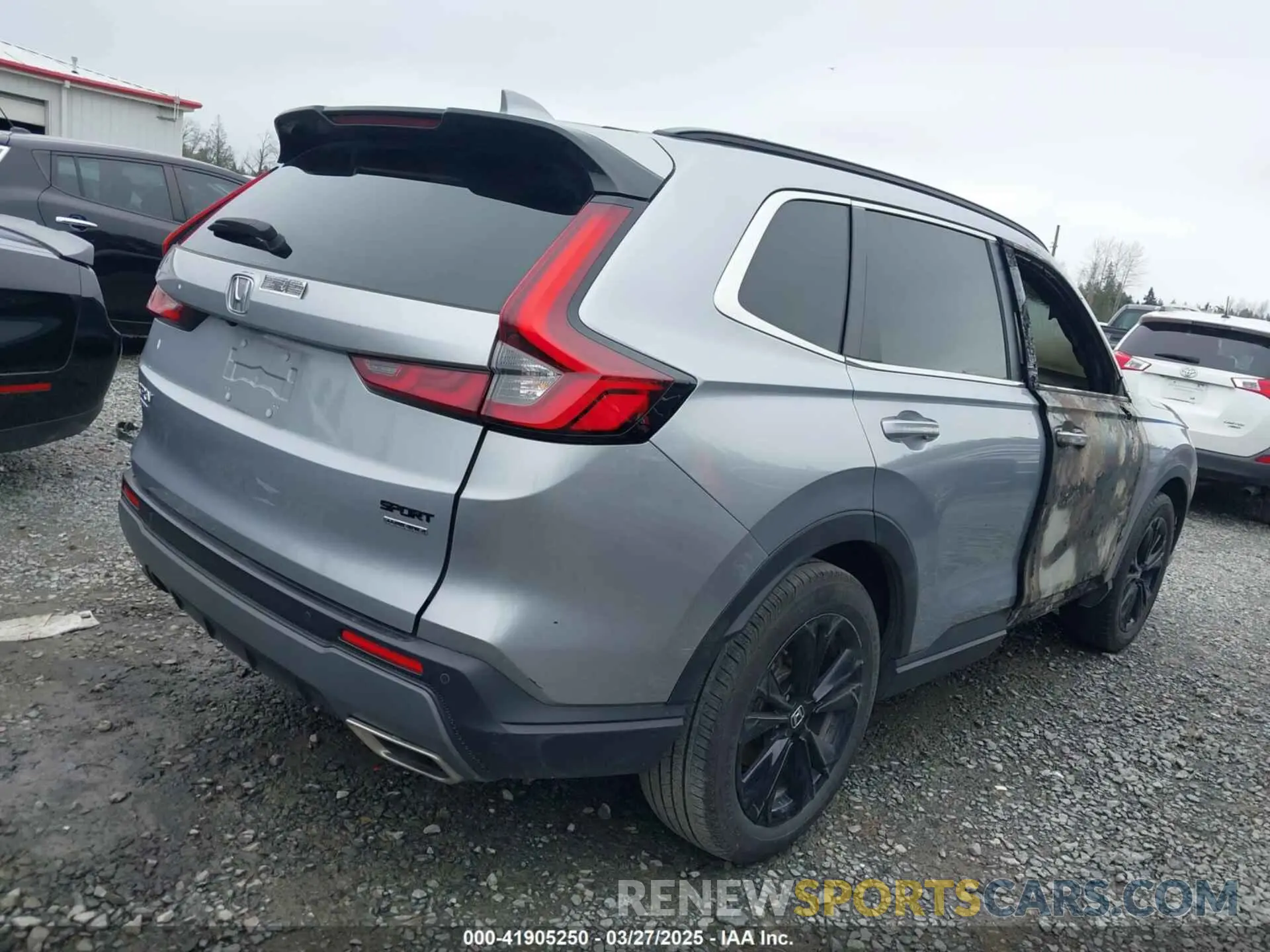 4 Photograph of a damaged car 7FARS6H90PE017288 HONDA CR-V 2023