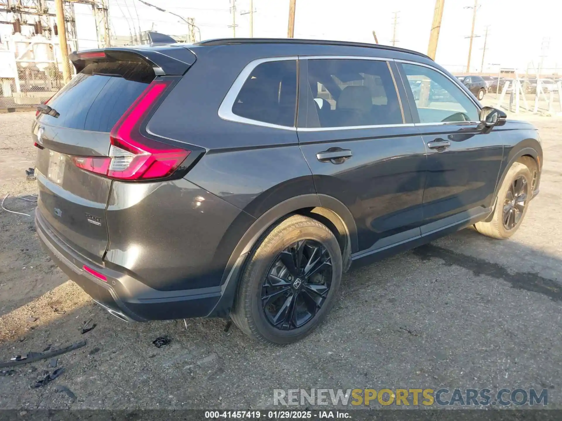 4 Photograph of a damaged car 7FARS6H98PE014316 HONDA CR-V 2023