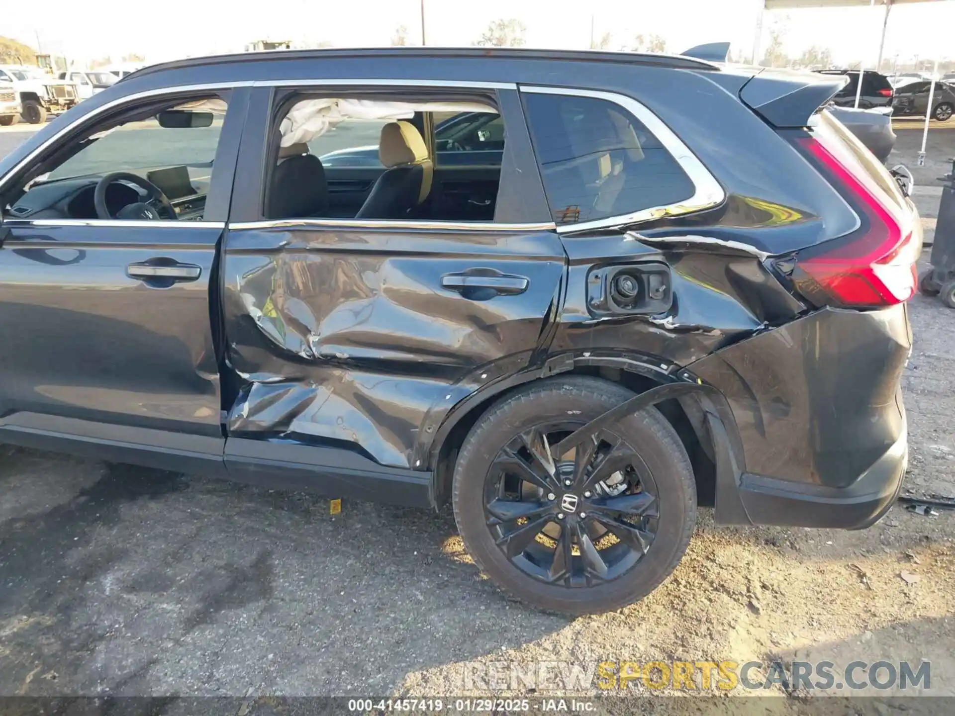 6 Photograph of a damaged car 7FARS6H98PE014316 HONDA CR-V 2023