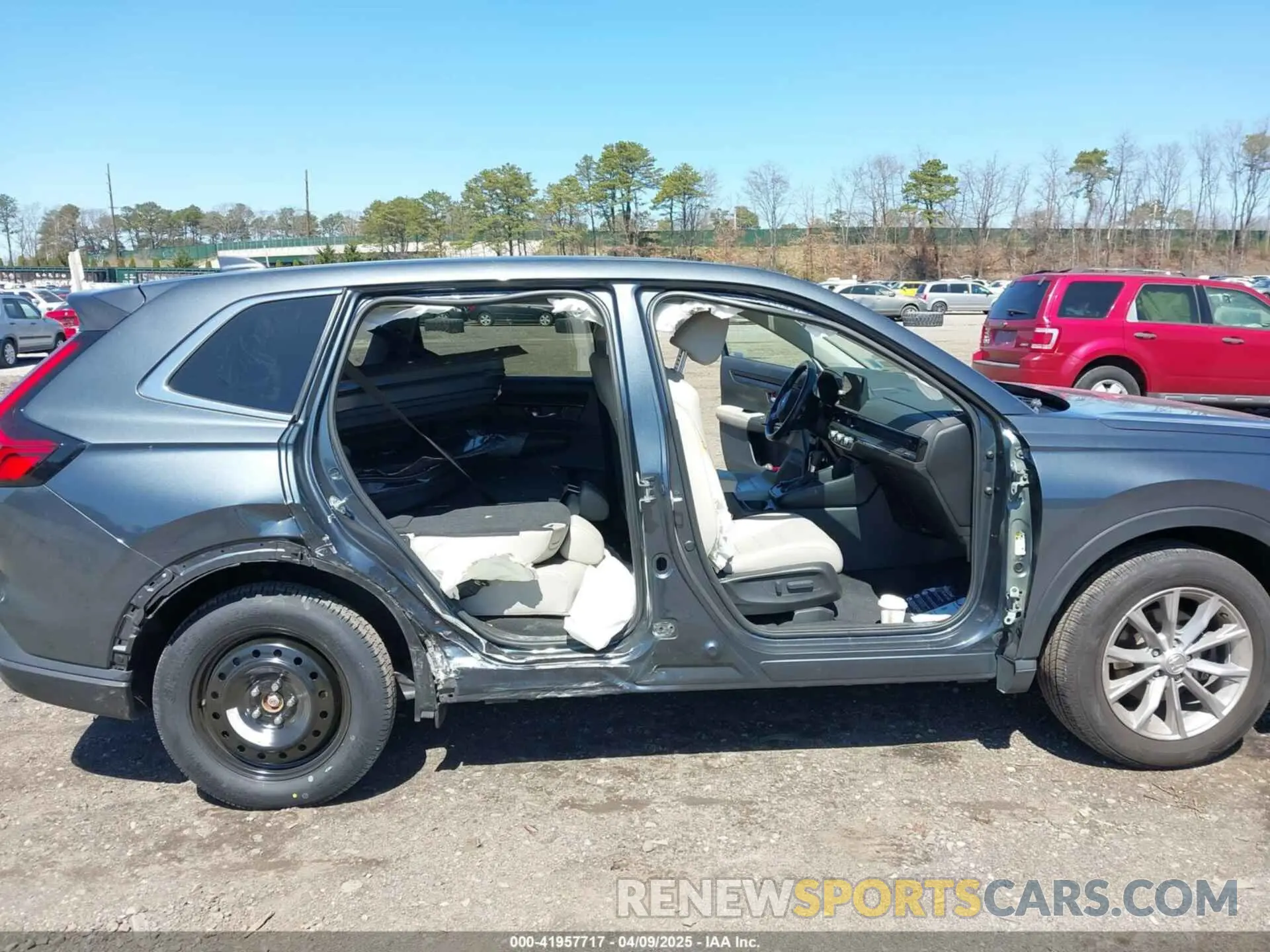 6 Photograph of a damaged car 07FARS4H70RE00069 HONDA CR-V 2024