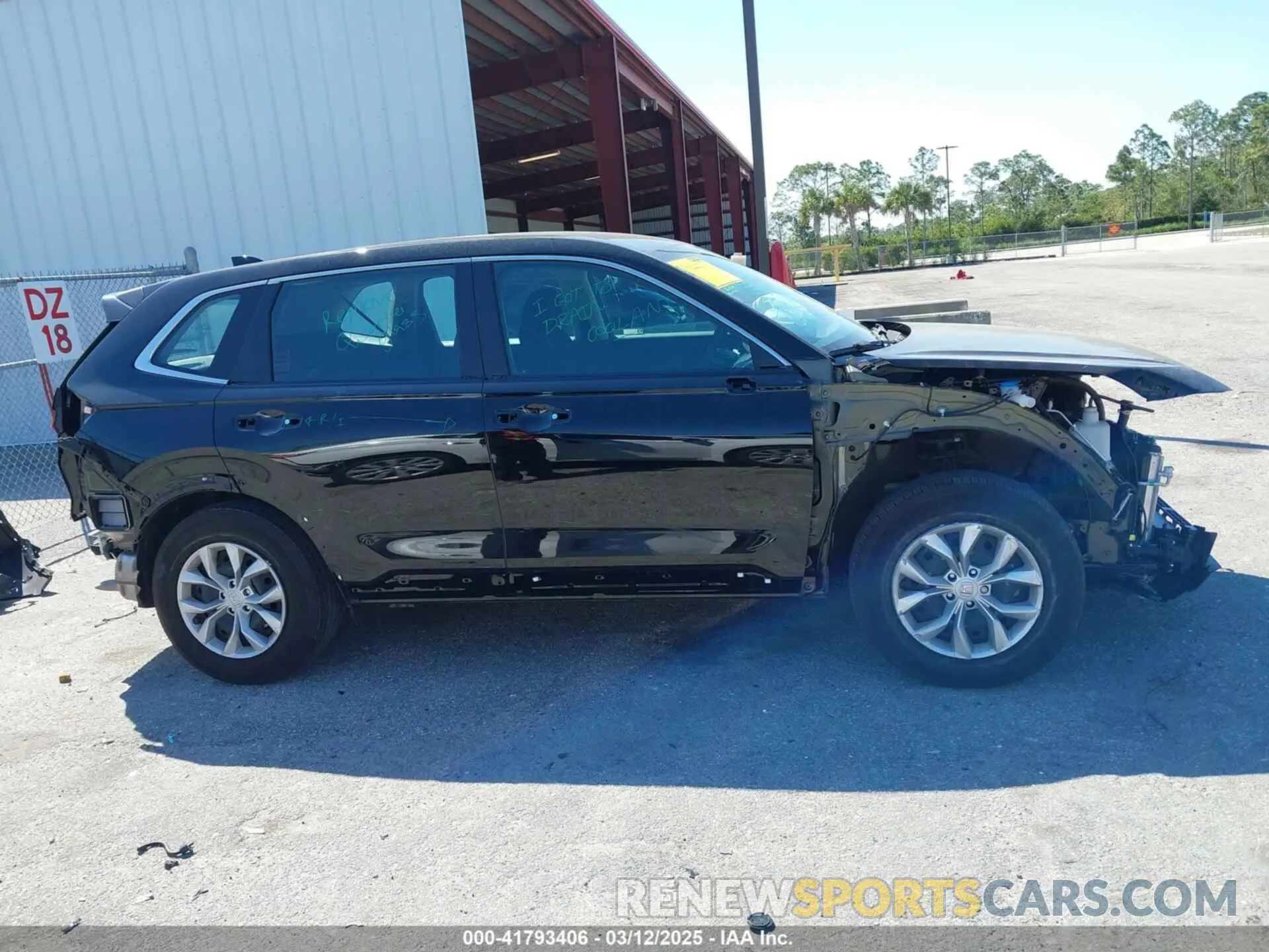 13 Photograph of a damaged car 2HKRS3H2XRH332343 HONDA CR-V 2024
