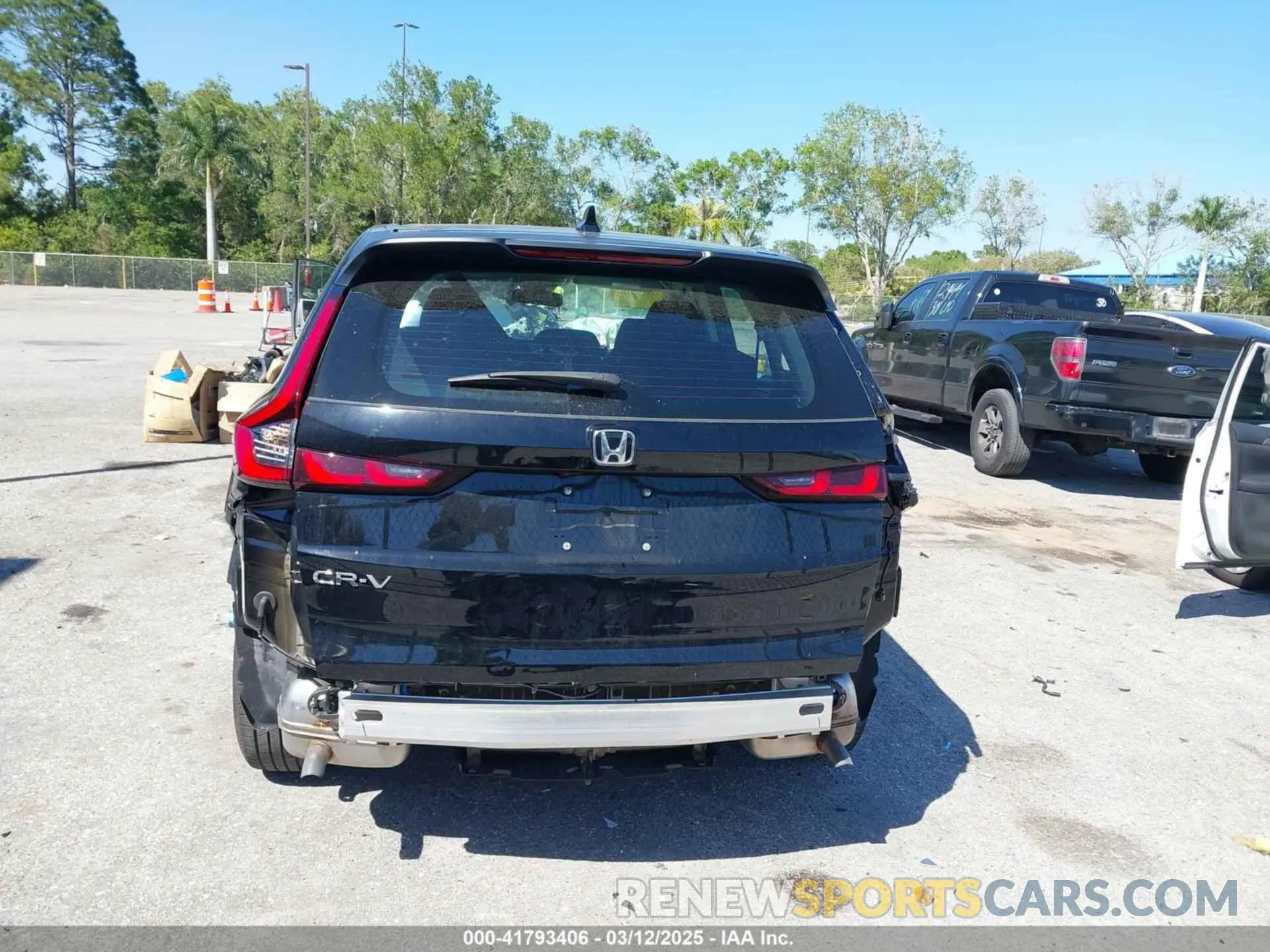 16 Photograph of a damaged car 2HKRS3H2XRH332343 HONDA CR-V 2024