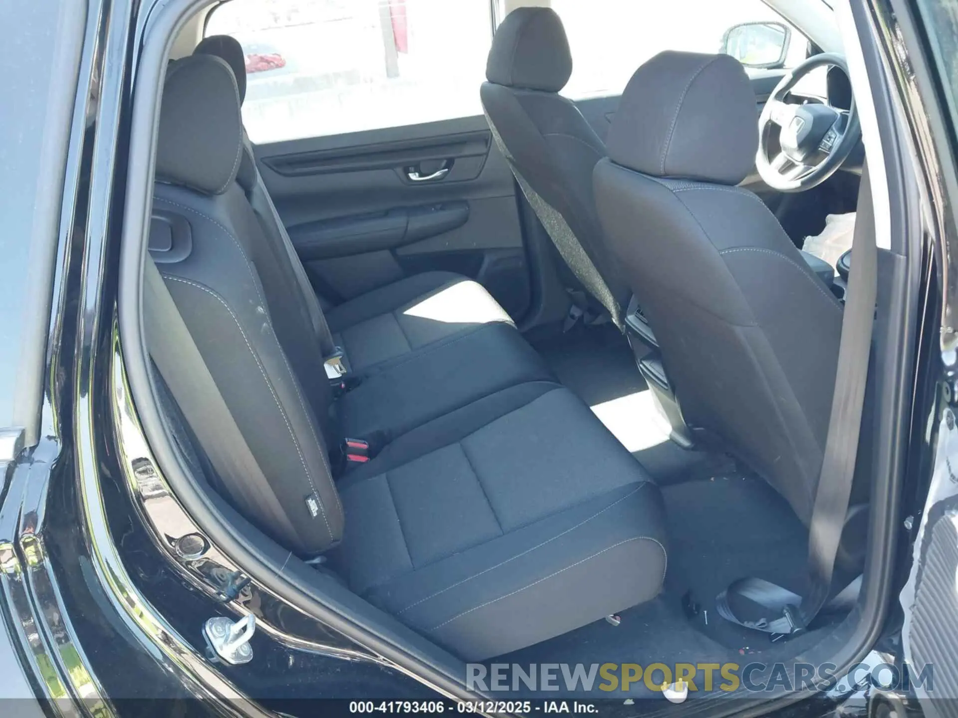 8 Photograph of a damaged car 2HKRS3H2XRH332343 HONDA CR-V 2024