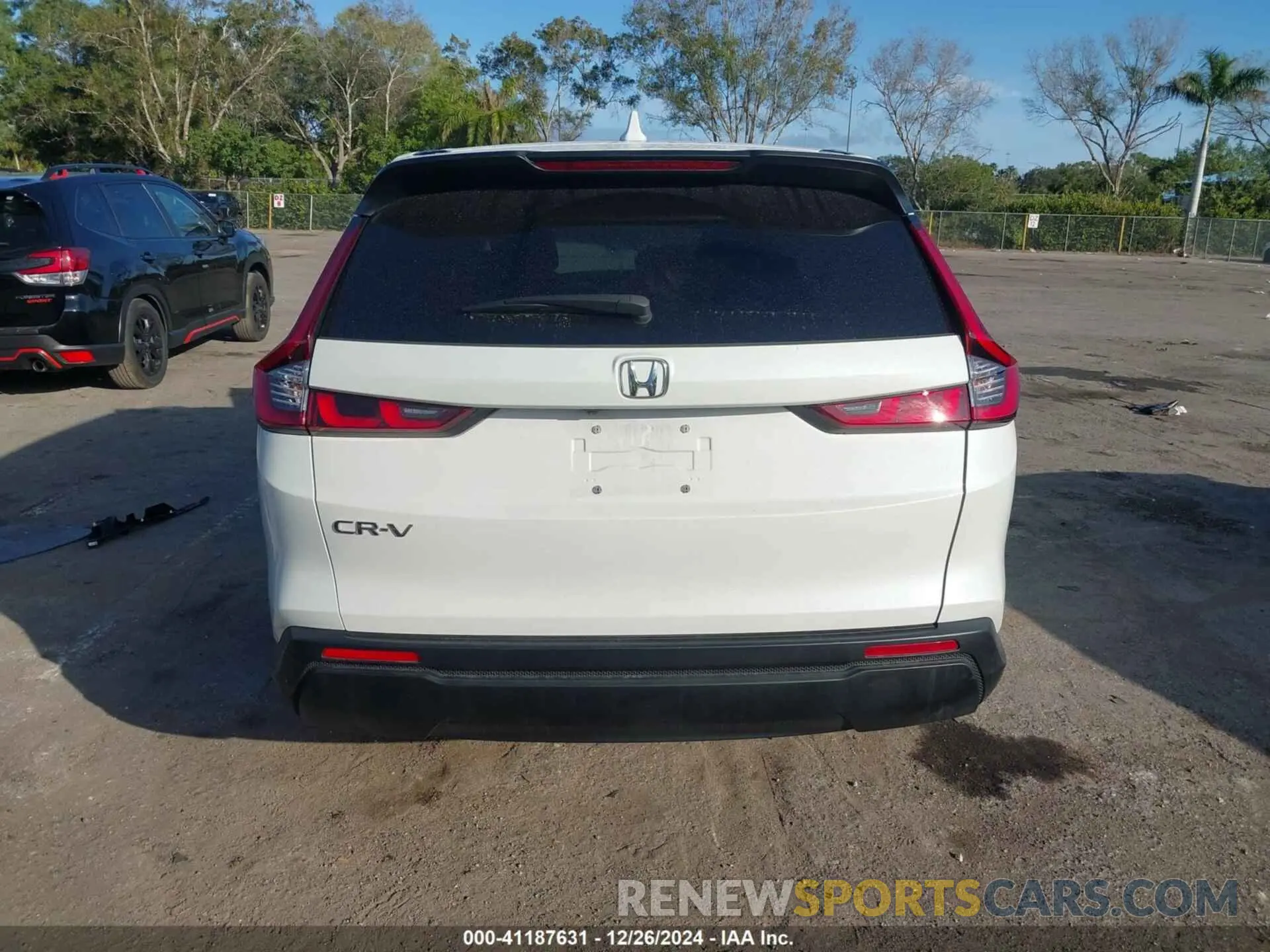 16 Photograph of a damaged car 2HKRS3H43RH311688 HONDA CR-V 2024