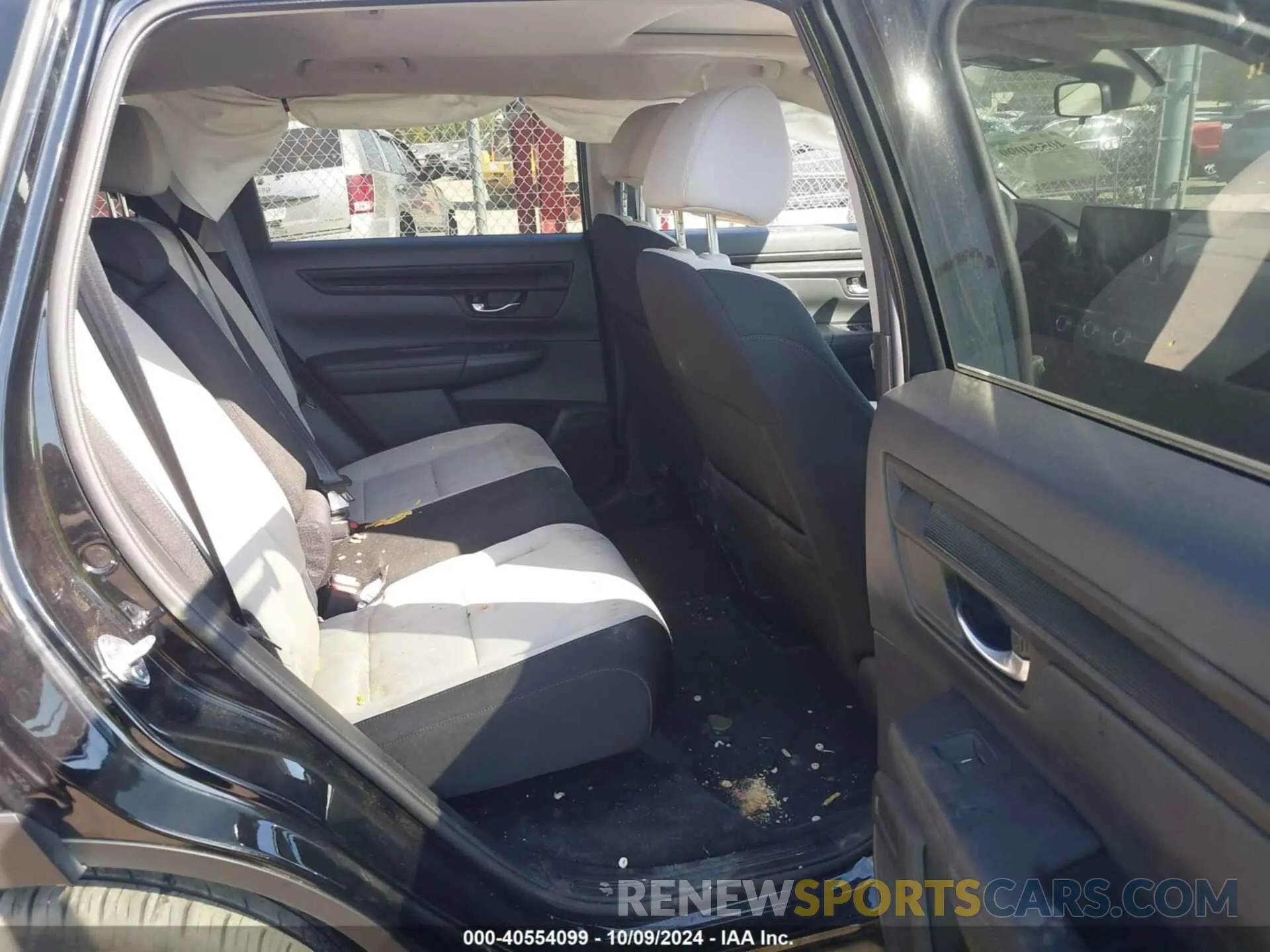 8 Photograph of a damaged car 2HKRS3H44RH318830 HONDA CR-V 2024