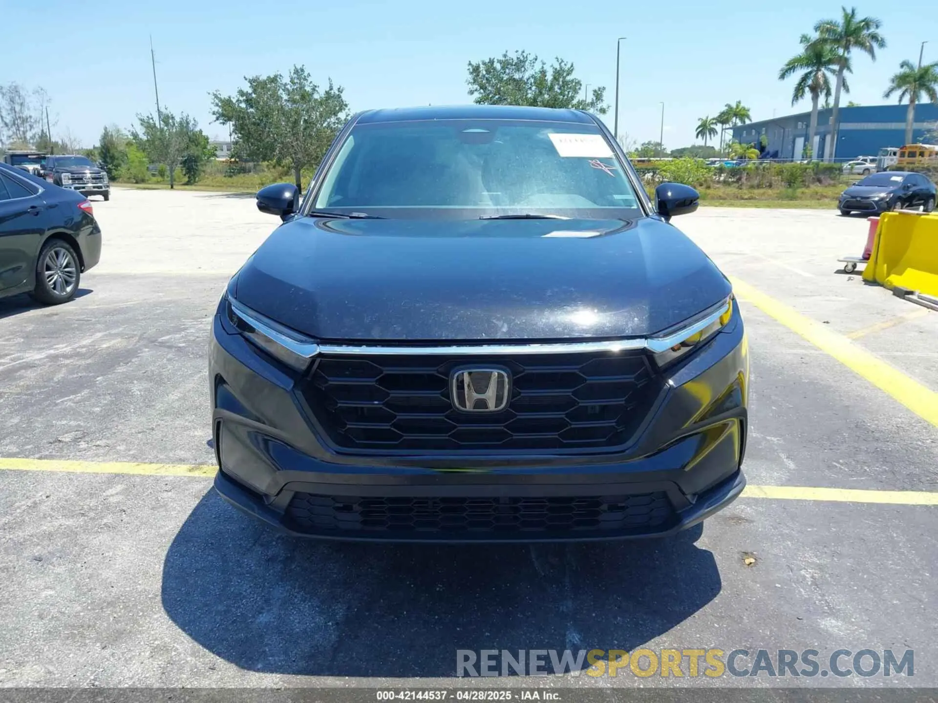 12 Photograph of a damaged car 2HKRS3H45RH304712 HONDA CR-V 2024