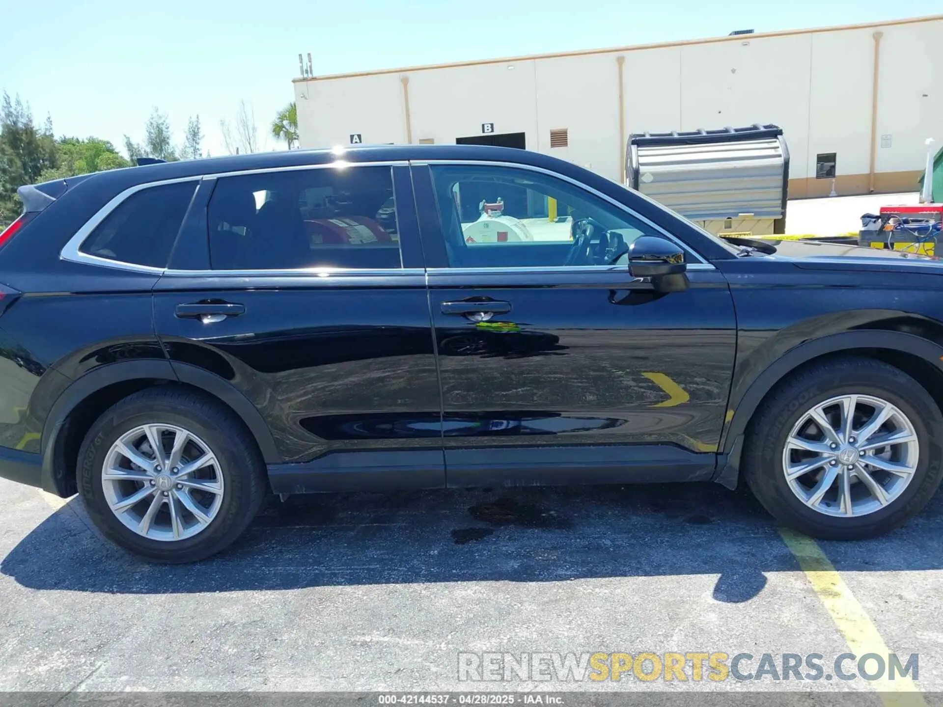 13 Photograph of a damaged car 2HKRS3H45RH304712 HONDA CR-V 2024
