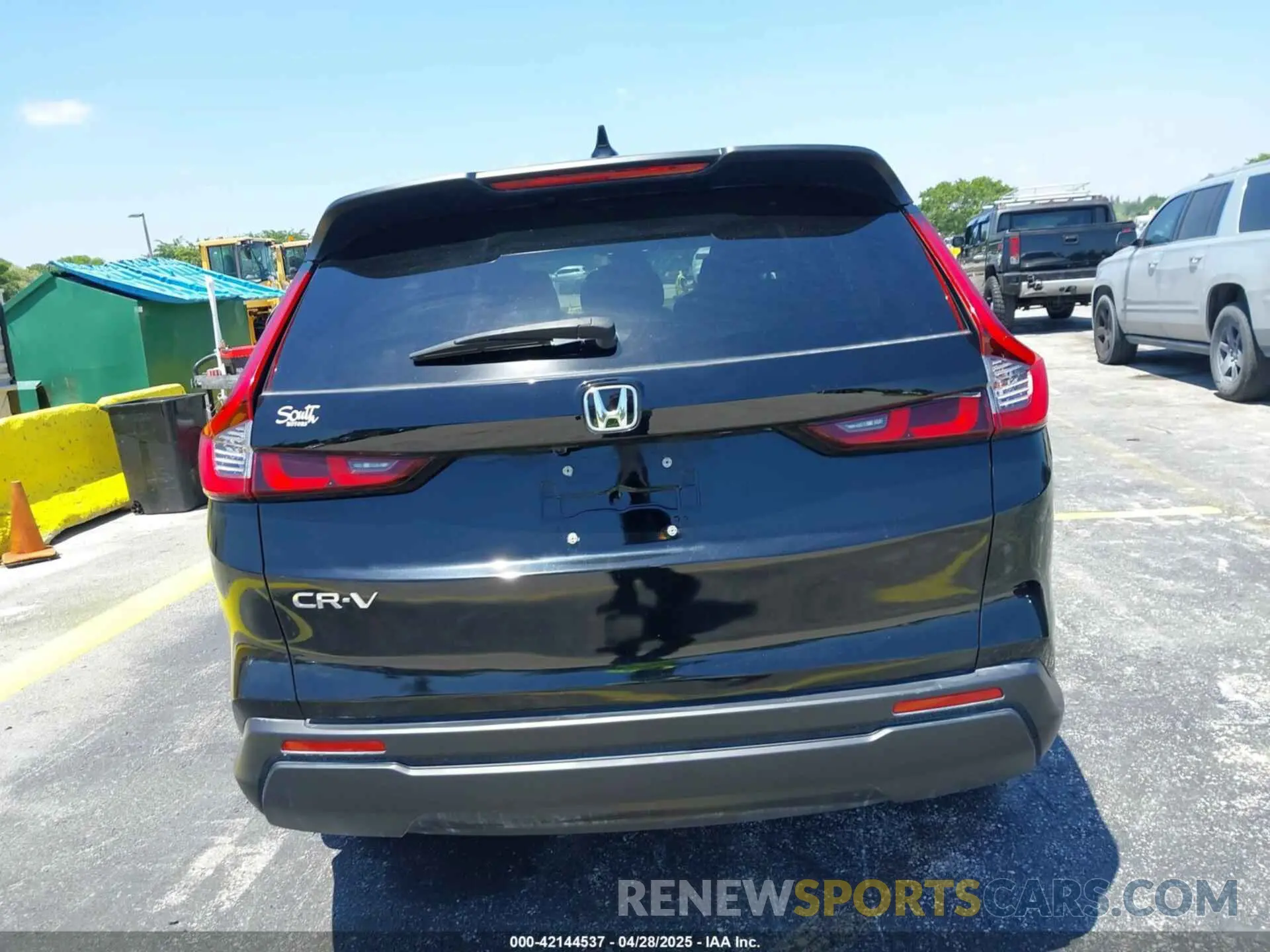 16 Photograph of a damaged car 2HKRS3H45RH304712 HONDA CR-V 2024