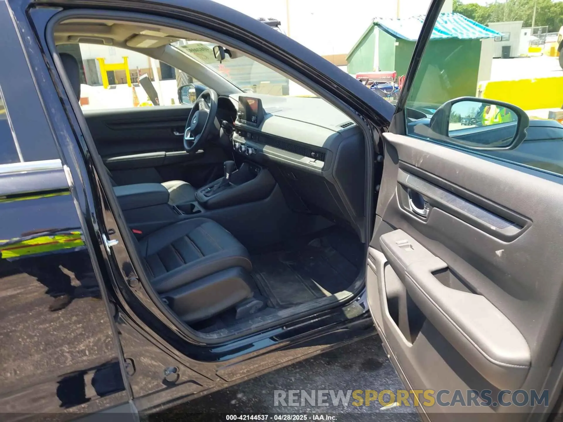 5 Photograph of a damaged car 2HKRS3H45RH304712 HONDA CR-V 2024