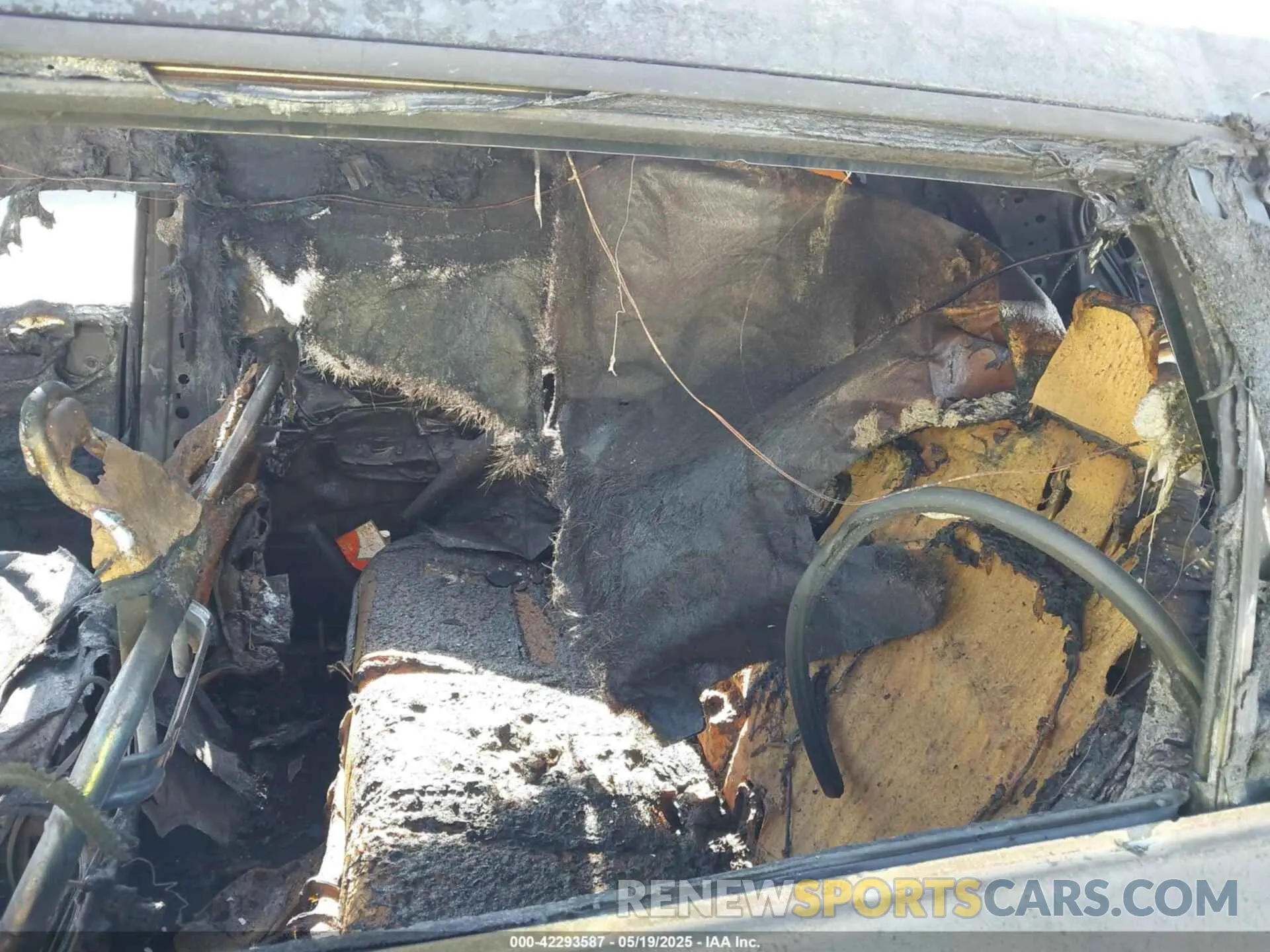 8 Photograph of a damaged car 2HKRS3H45RH311885 HONDA CR-V 2024
