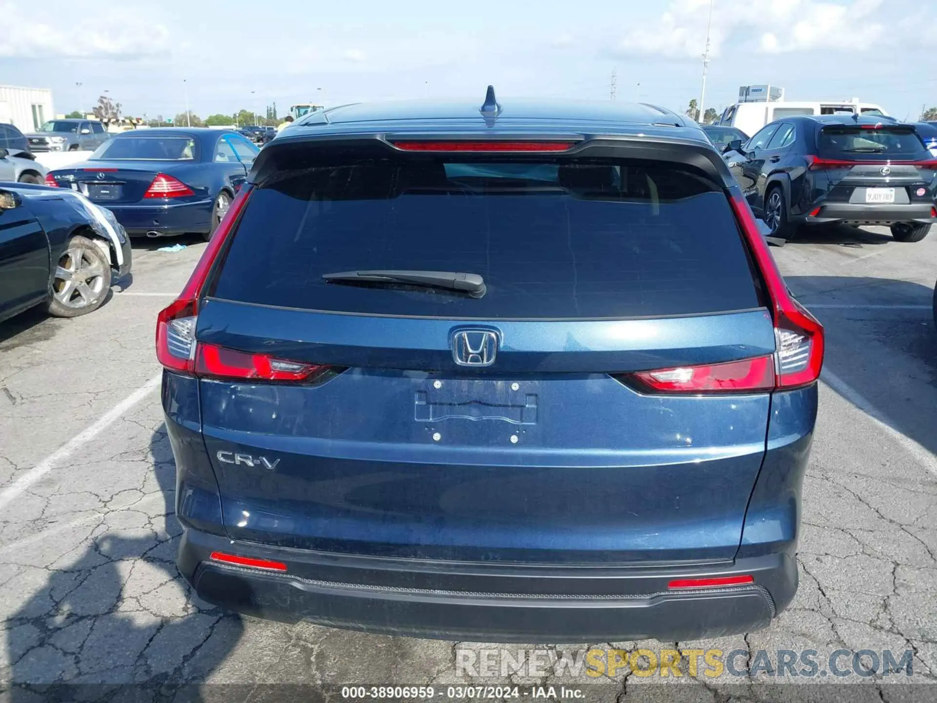 16 Photograph of a damaged car 2HKRS3H46RH311023 HONDA CR-V 2024