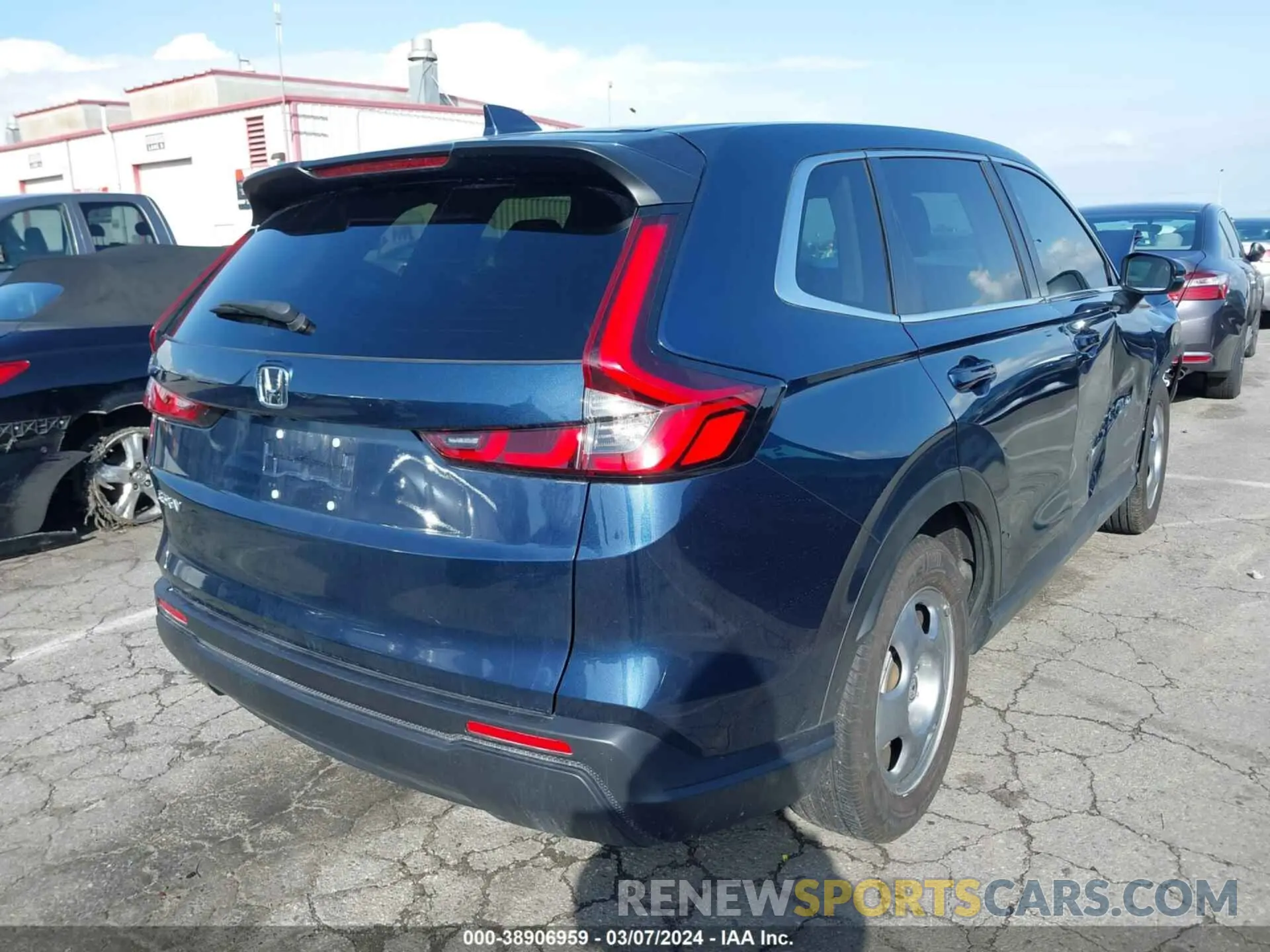 4 Photograph of a damaged car 2HKRS3H46RH311023 HONDA CR-V 2024