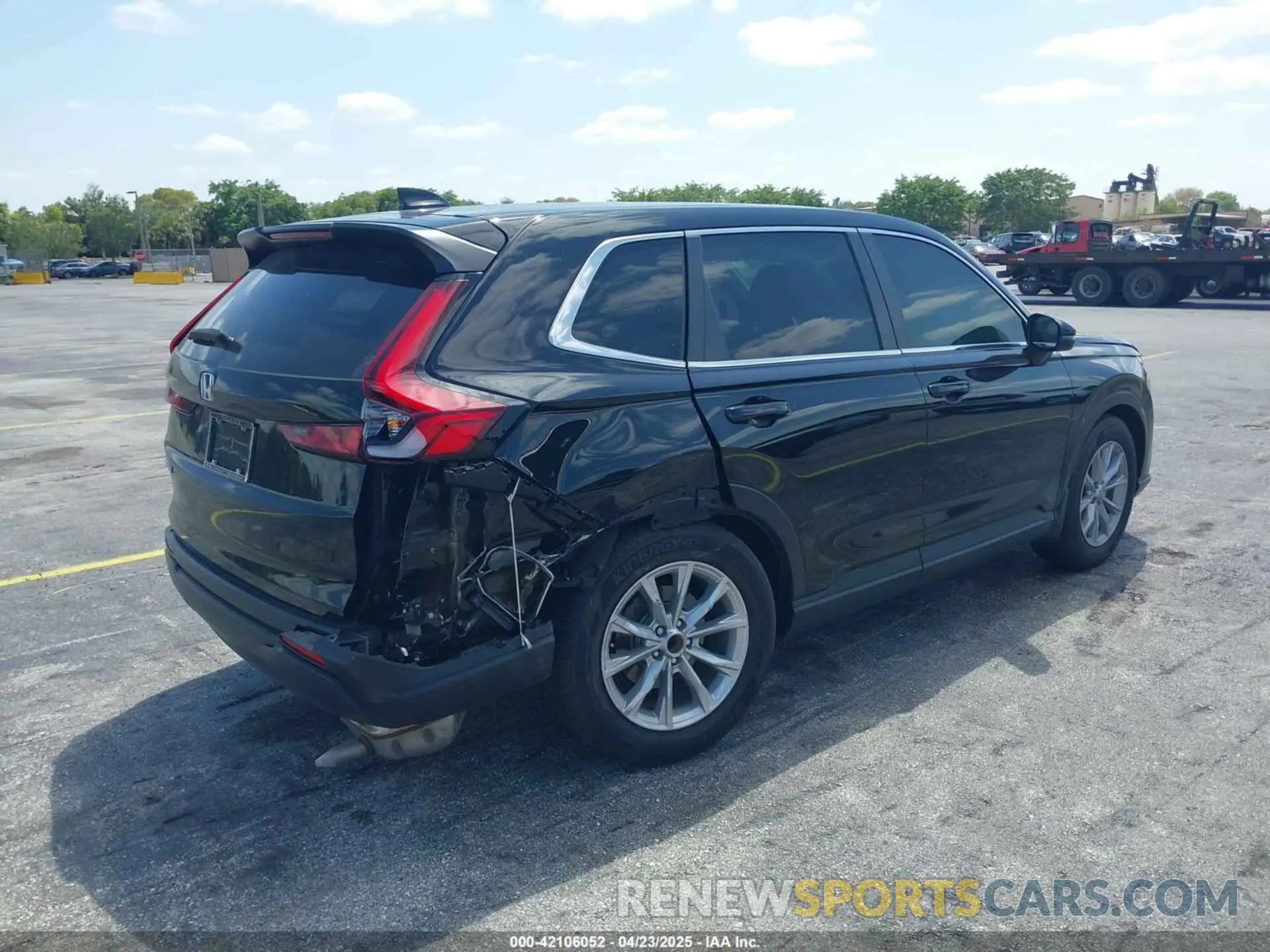 4 Photograph of a damaged car 2HKRS3H47RH302024 HONDA CR-V 2024