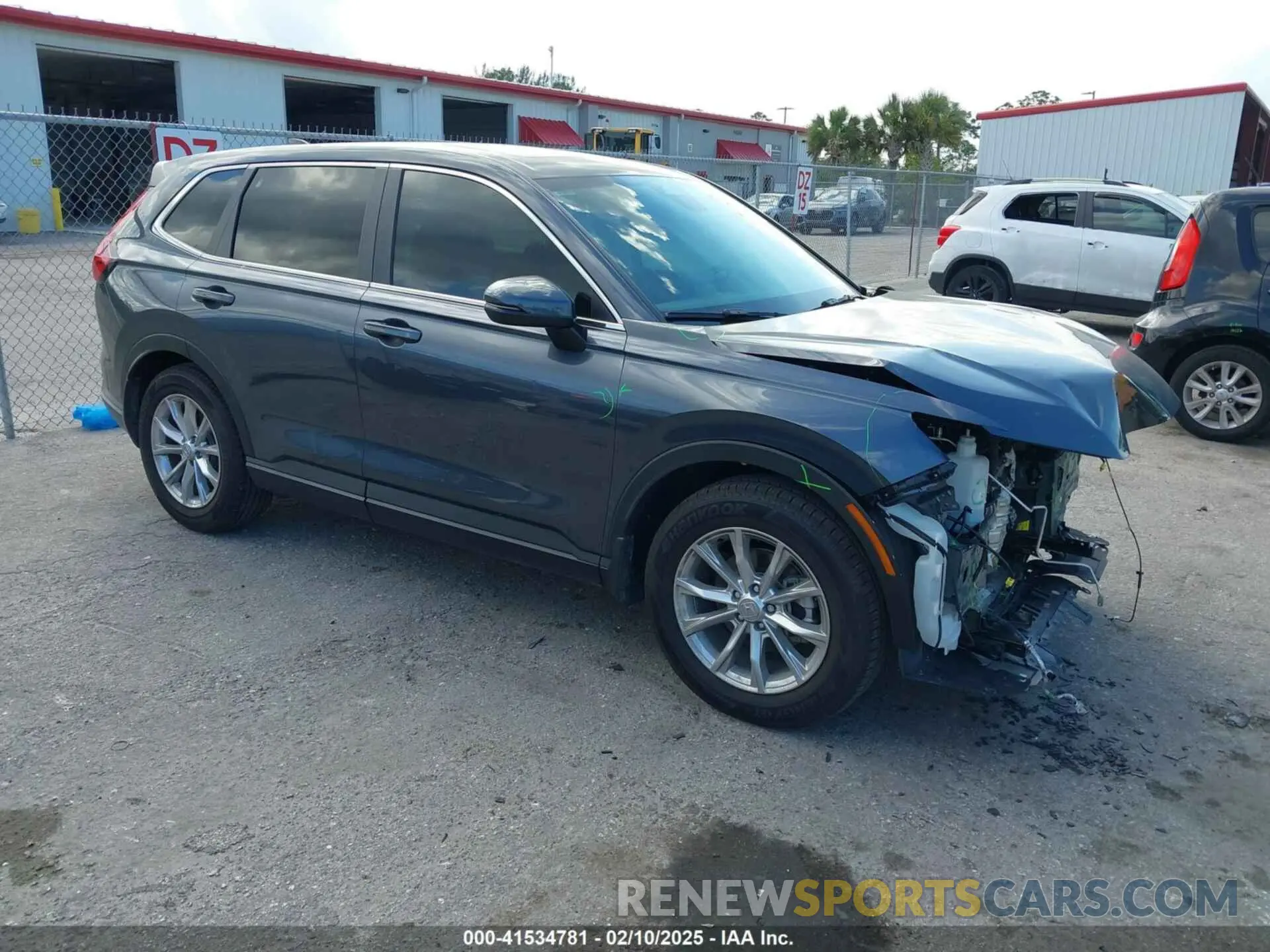 1 Photograph of a damaged car 2HKRS3H47RH328977 HONDA CR-V 2024