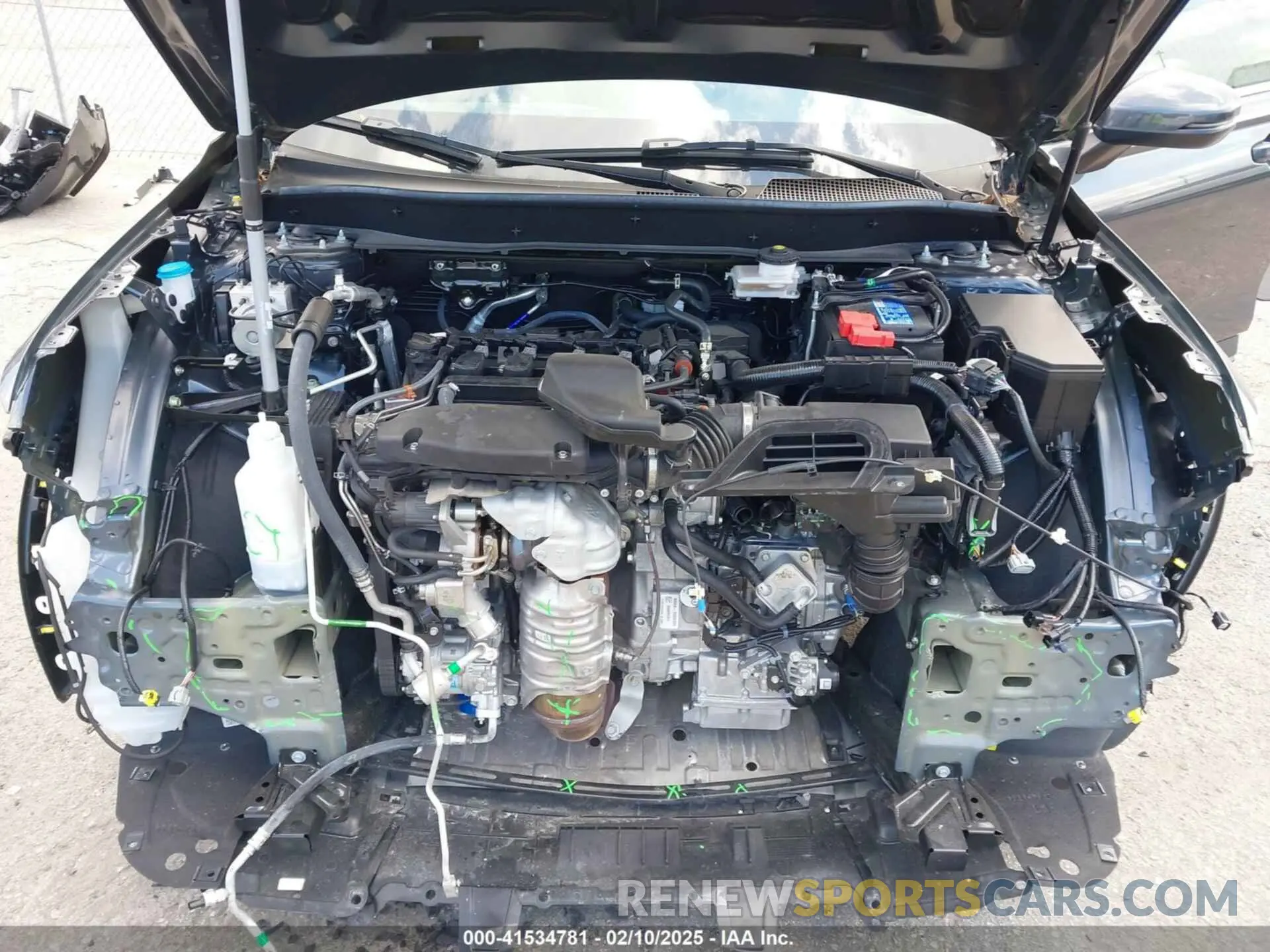 10 Photograph of a damaged car 2HKRS3H47RH328977 HONDA CR-V 2024