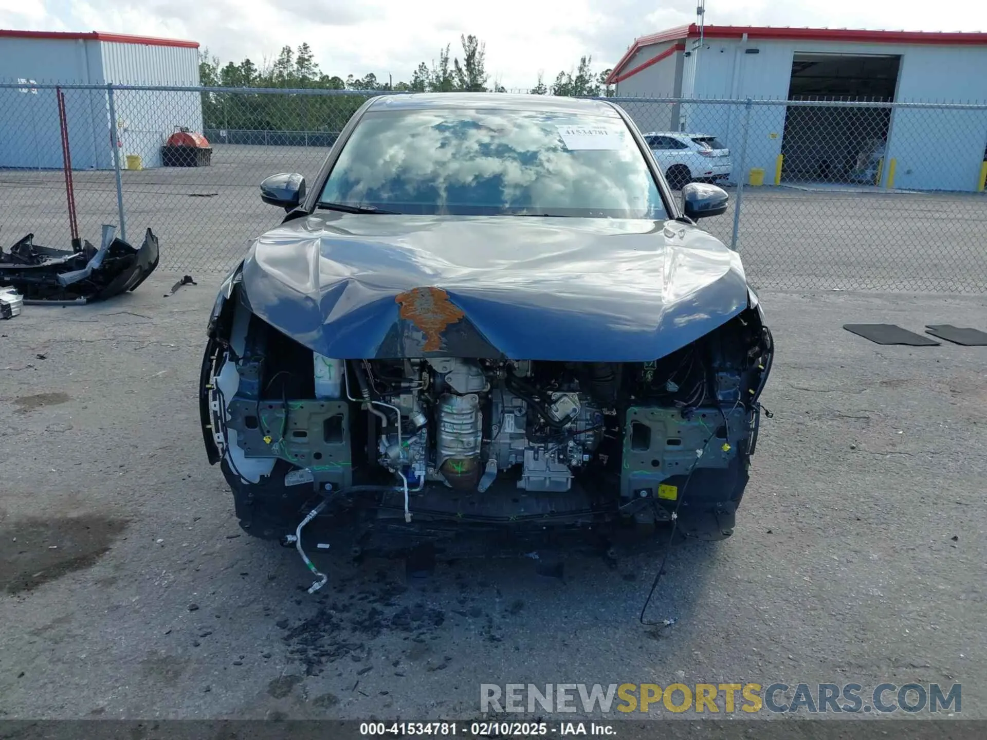 12 Photograph of a damaged car 2HKRS3H47RH328977 HONDA CR-V 2024