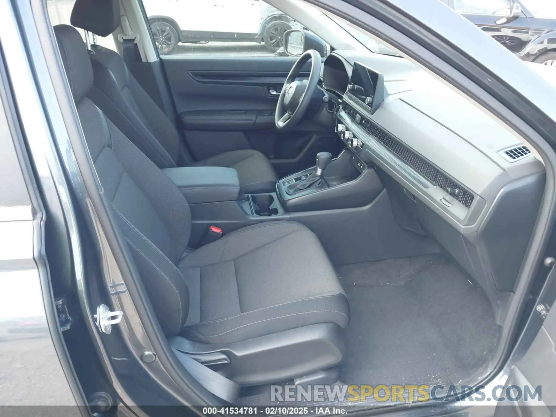5 Photograph of a damaged car 2HKRS3H47RH328977 HONDA CR-V 2024