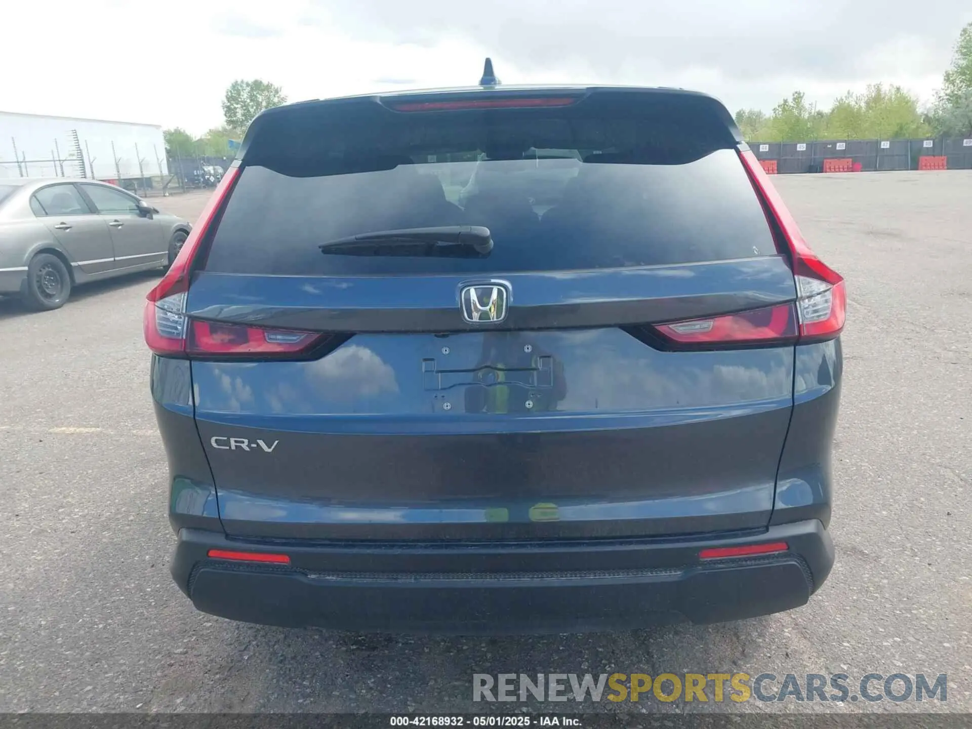 16 Photograph of a damaged car 2HKRS3H48RH333041 HONDA CR-V 2024