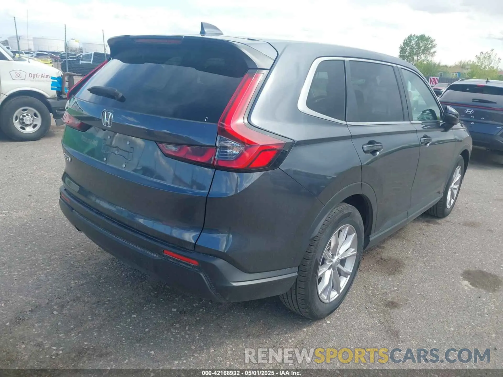 4 Photograph of a damaged car 2HKRS3H48RH333041 HONDA CR-V 2024