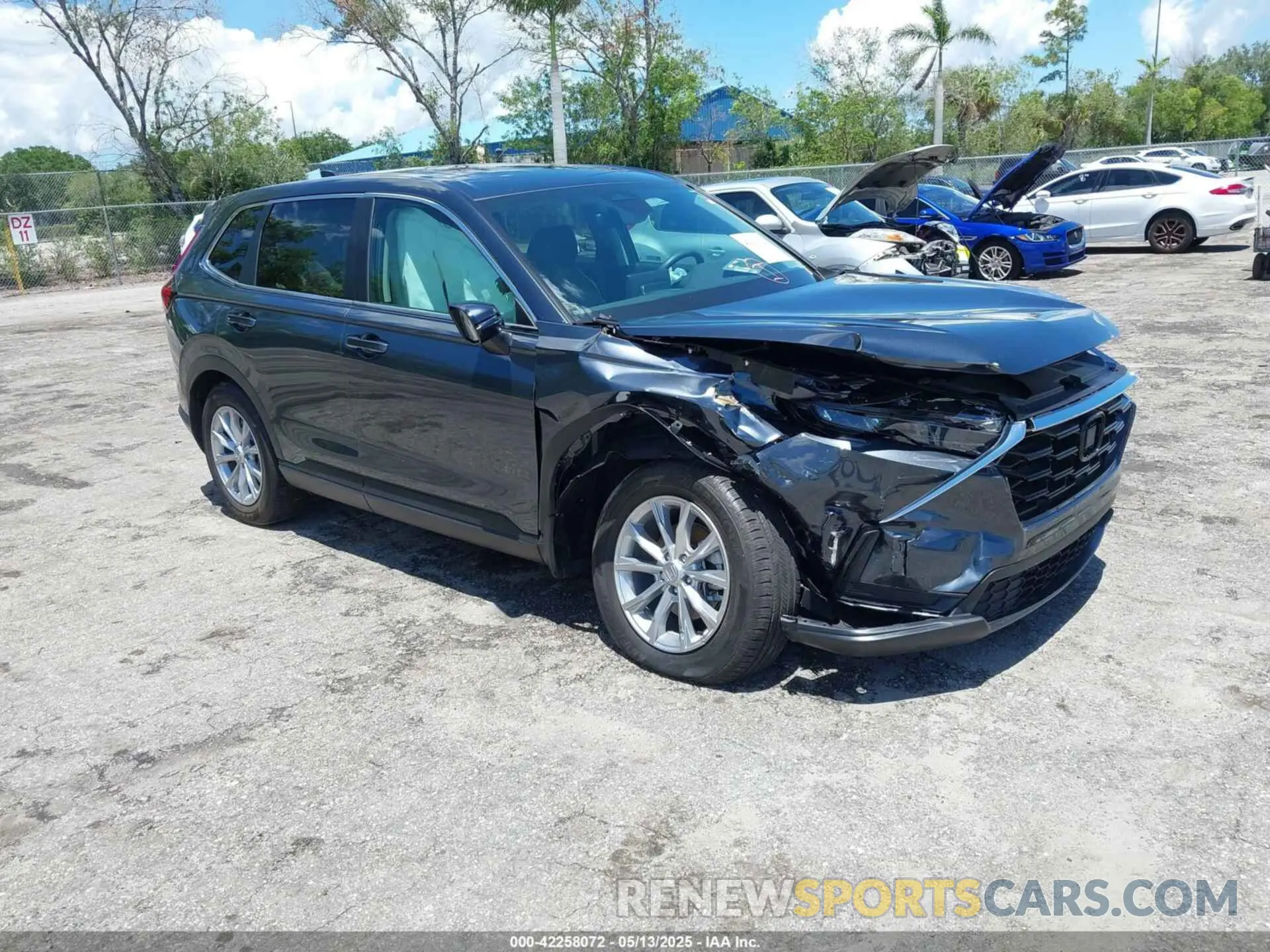 1 Photograph of a damaged car 2HKRS3H49RH334392 HONDA CR-V 2024