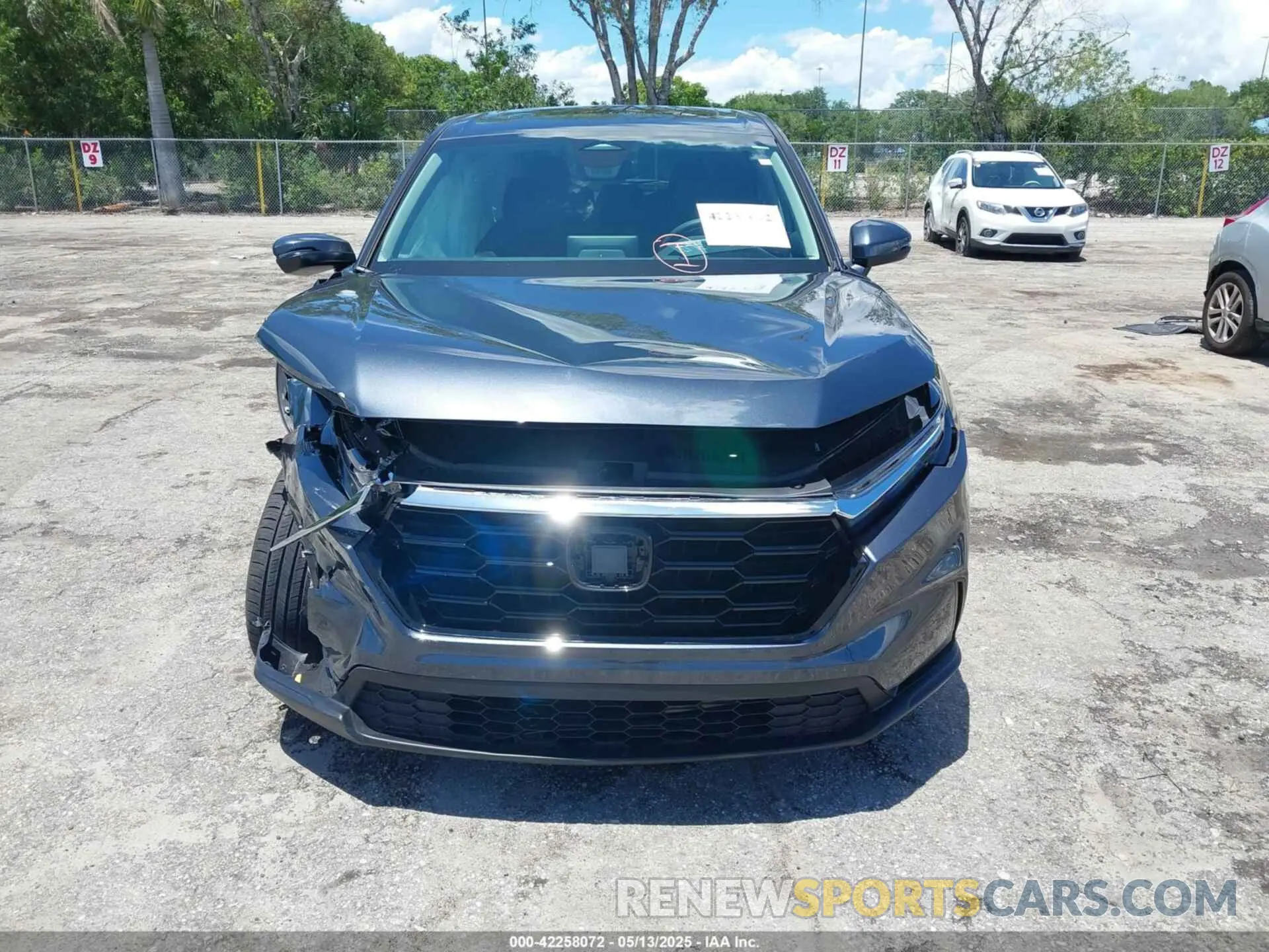 11 Photograph of a damaged car 2HKRS3H49RH334392 HONDA CR-V 2024