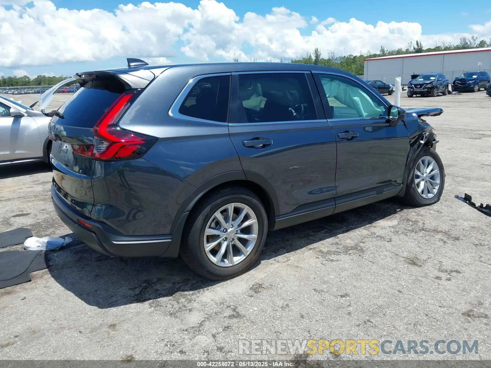 4 Photograph of a damaged car 2HKRS3H49RH334392 HONDA CR-V 2024