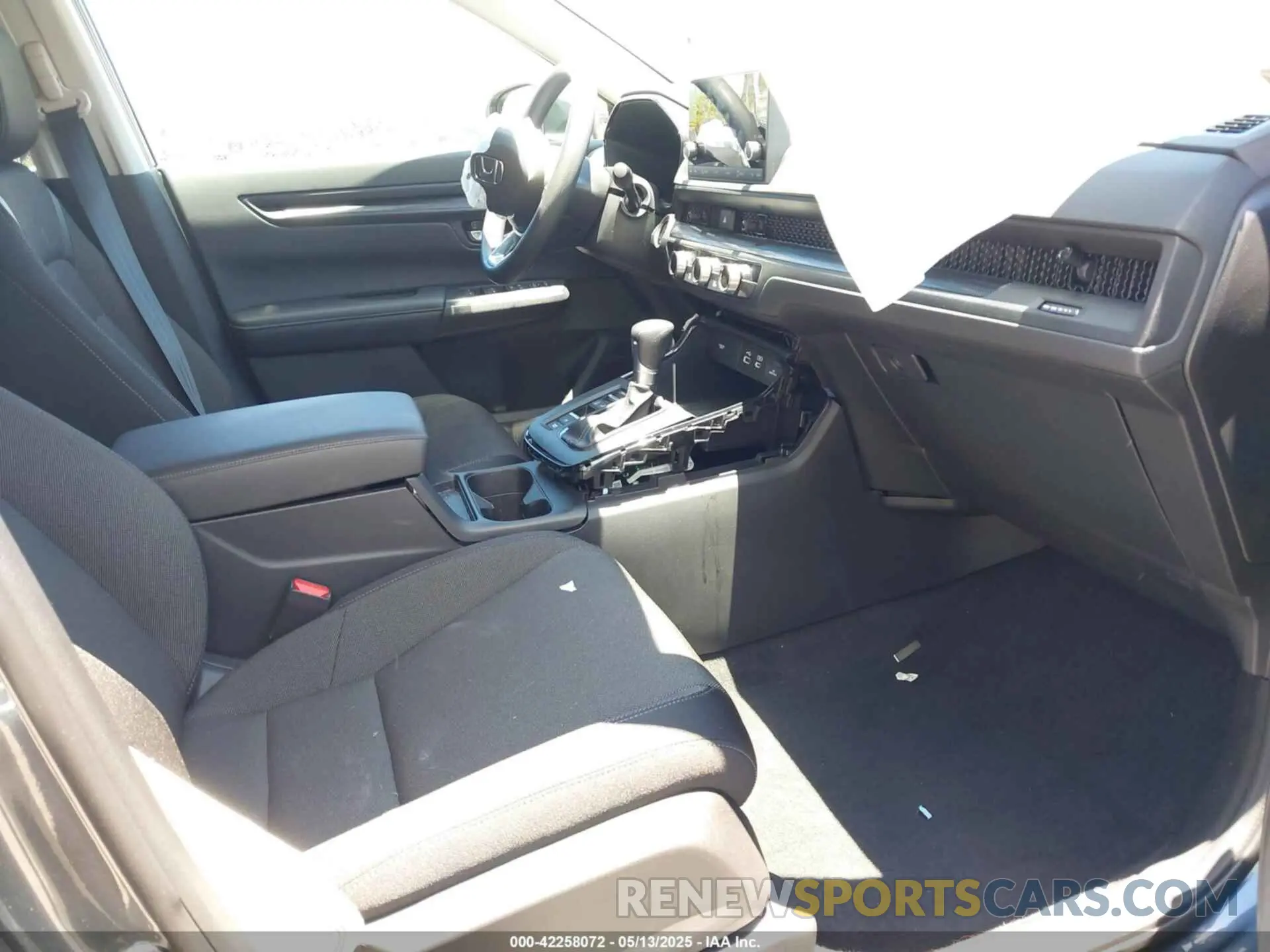 5 Photograph of a damaged car 2HKRS3H49RH334392 HONDA CR-V 2024