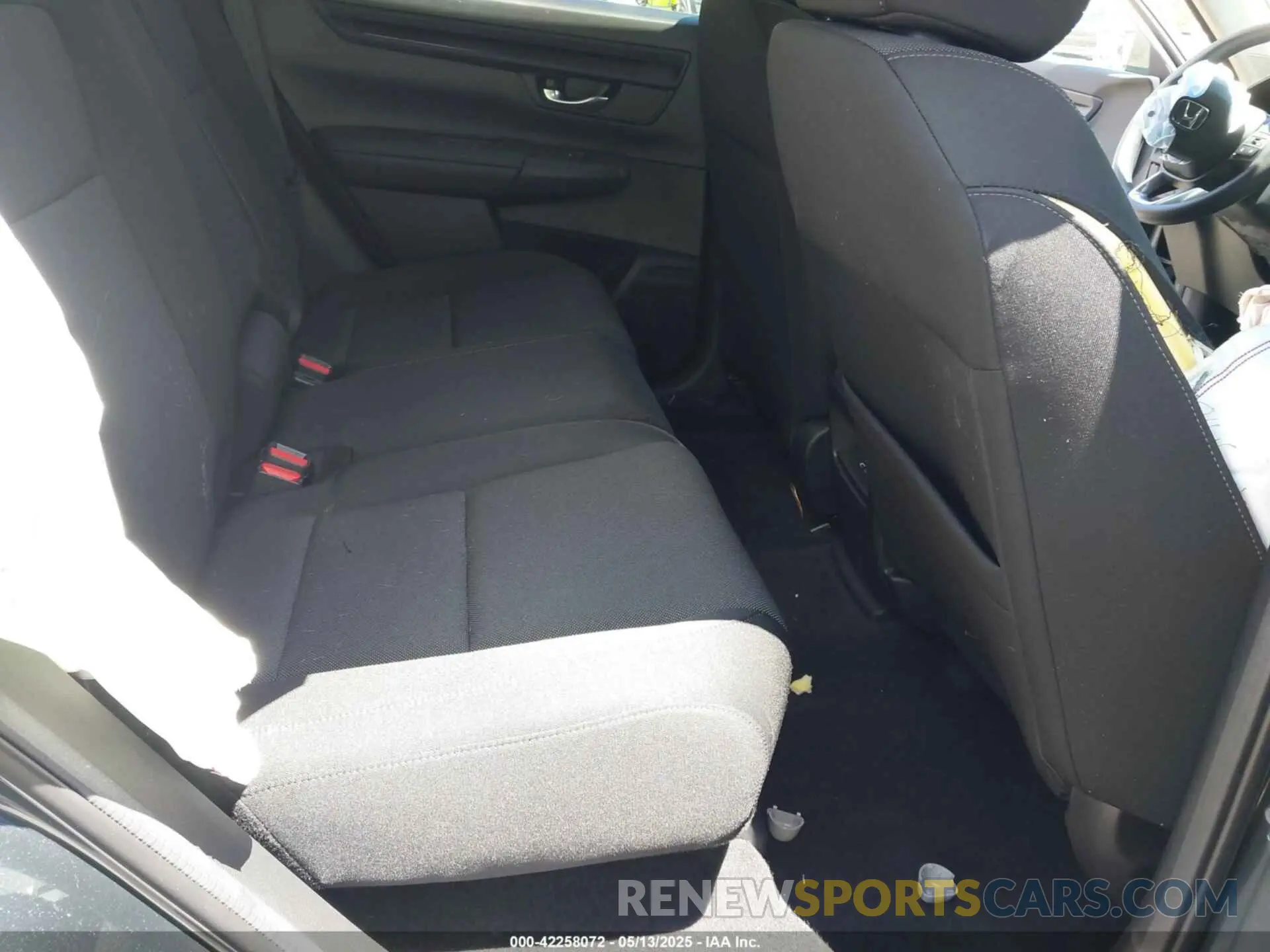 8 Photograph of a damaged car 2HKRS3H49RH334392 HONDA CR-V 2024