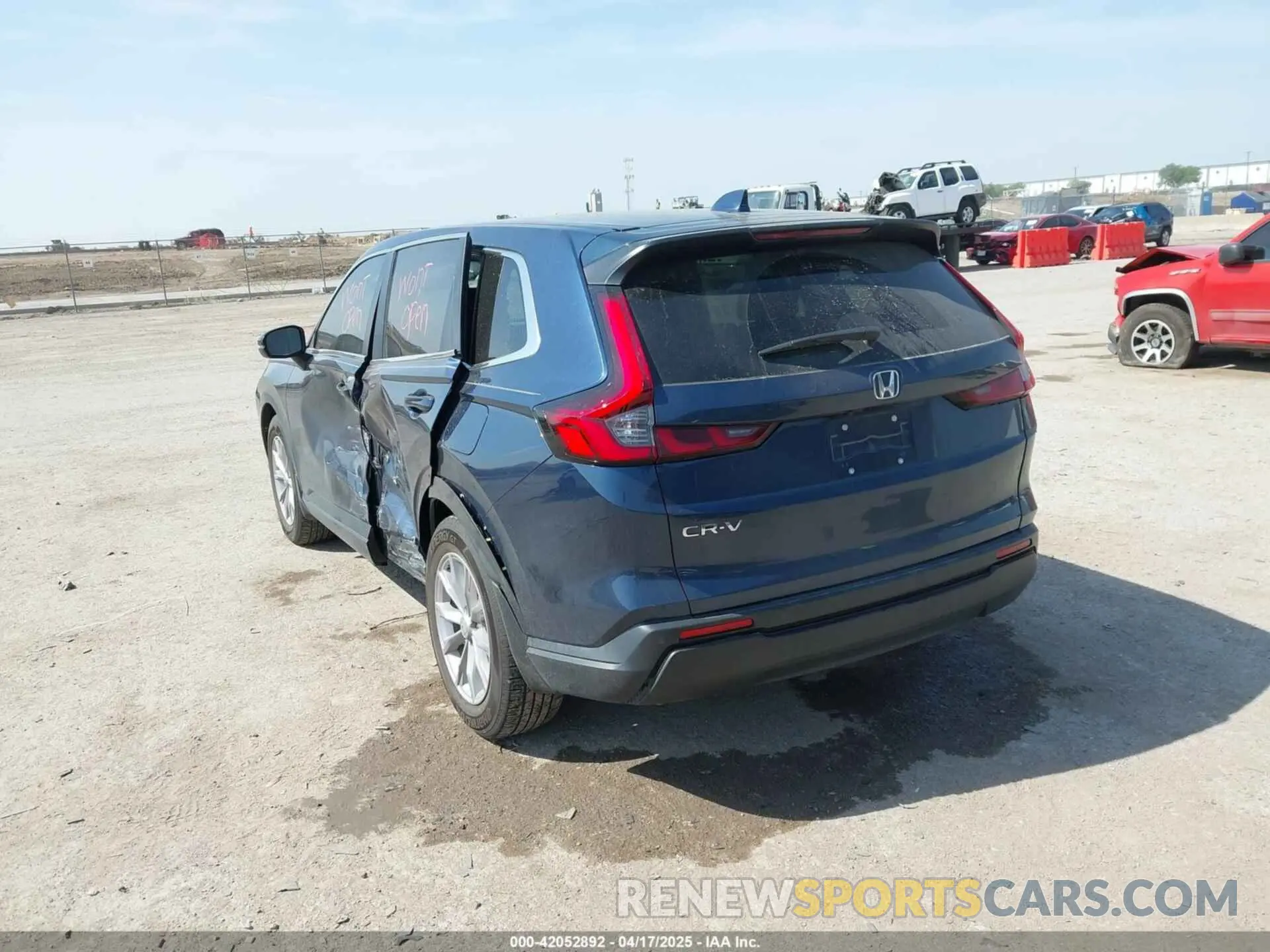 3 Photograph of a damaged car 2HKRS3H71RH314857 HONDA CR-V 2024