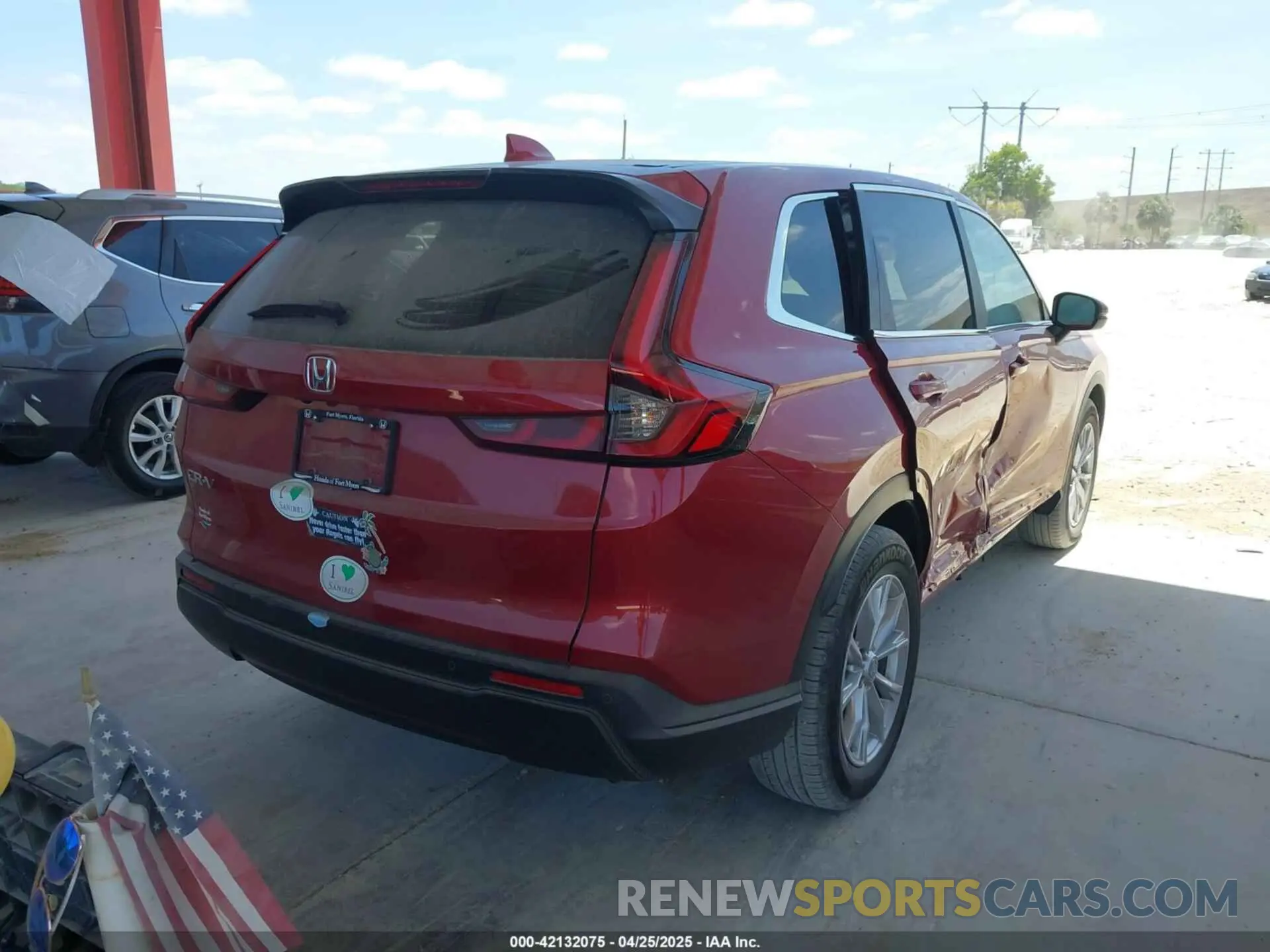 4 Photograph of a damaged car 2HKRS3H73RH300989 HONDA CR-V 2024